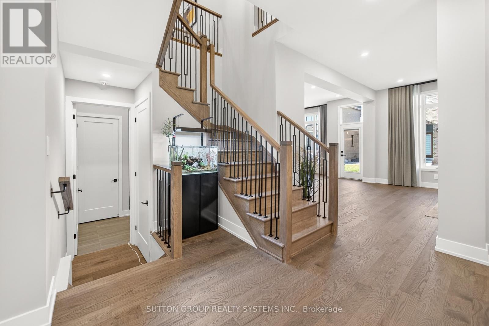 












1530 BUTTERCUP COURT

,
Milton (Walker),




Ontario
L9E2G3

