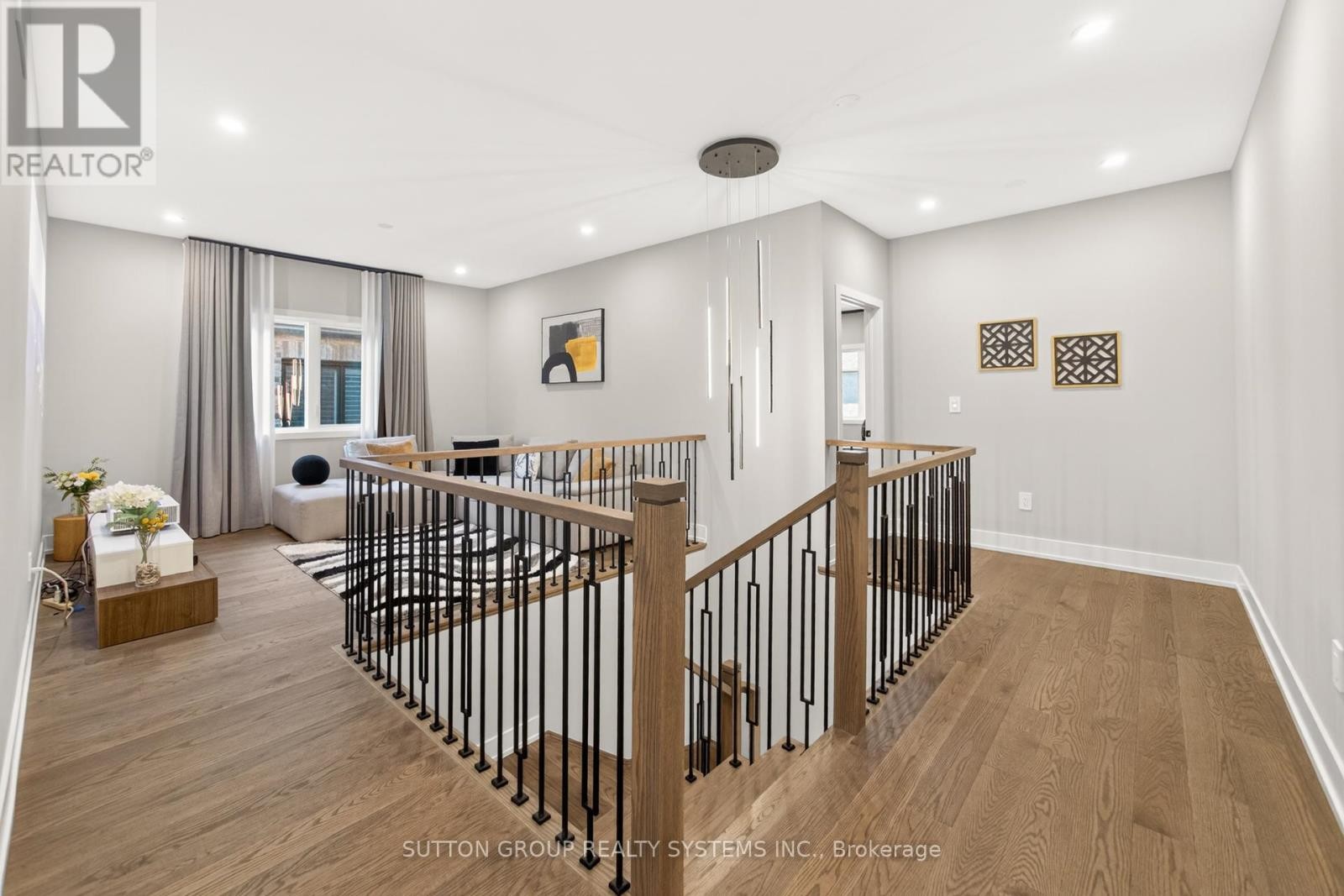 












1530 BUTTERCUP COURT

,
Milton (Walker),




Ontario
L9E2G3

