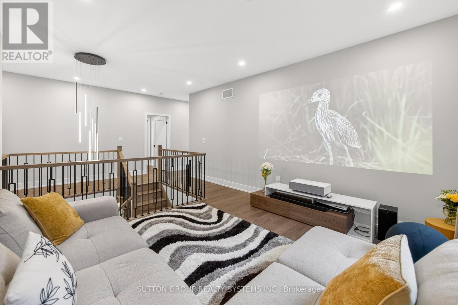 












1530 BUTTERCUP COURT

,
Milton (Walker),




Ontario
L9E2G3

