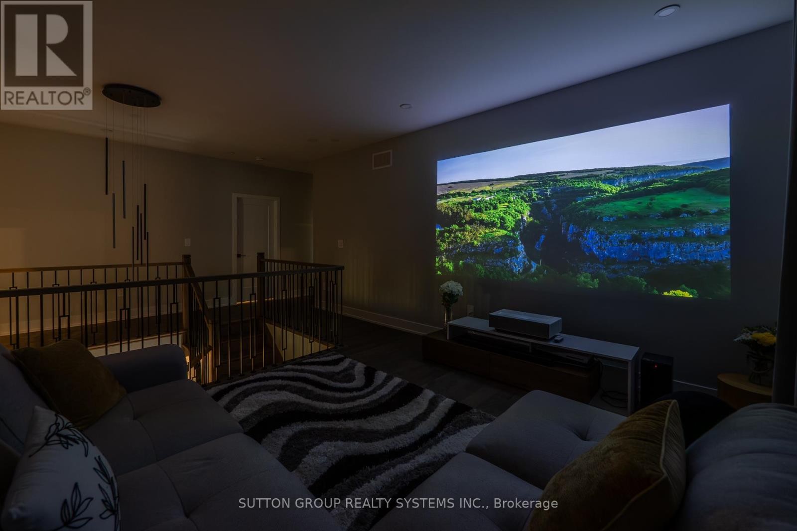 












1530 BUTTERCUP COURT

,
Milton (Walker),




Ontario
L9E2G3

