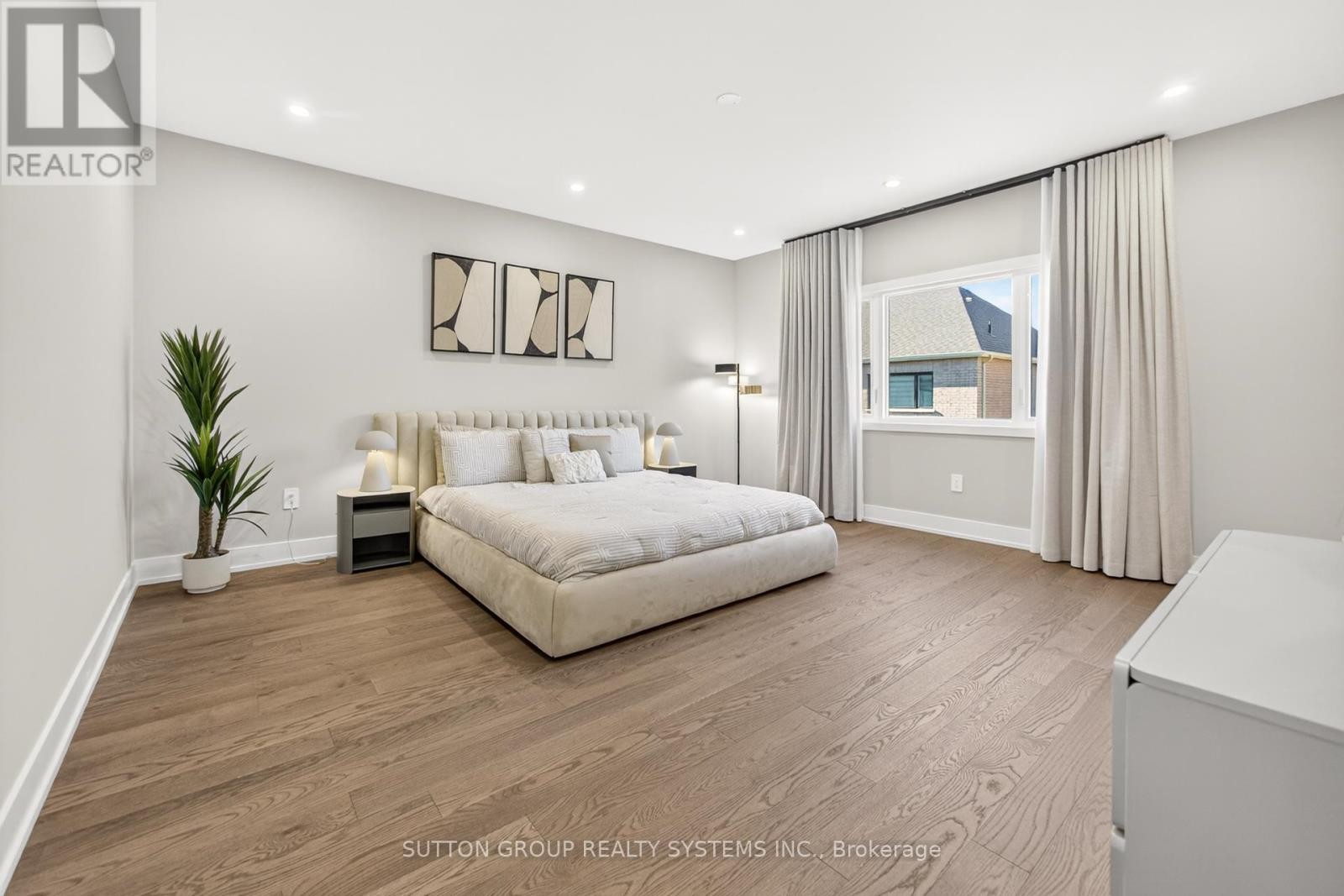 












1530 BUTTERCUP COURT

,
Milton (Walker),




Ontario
L9E2G3

