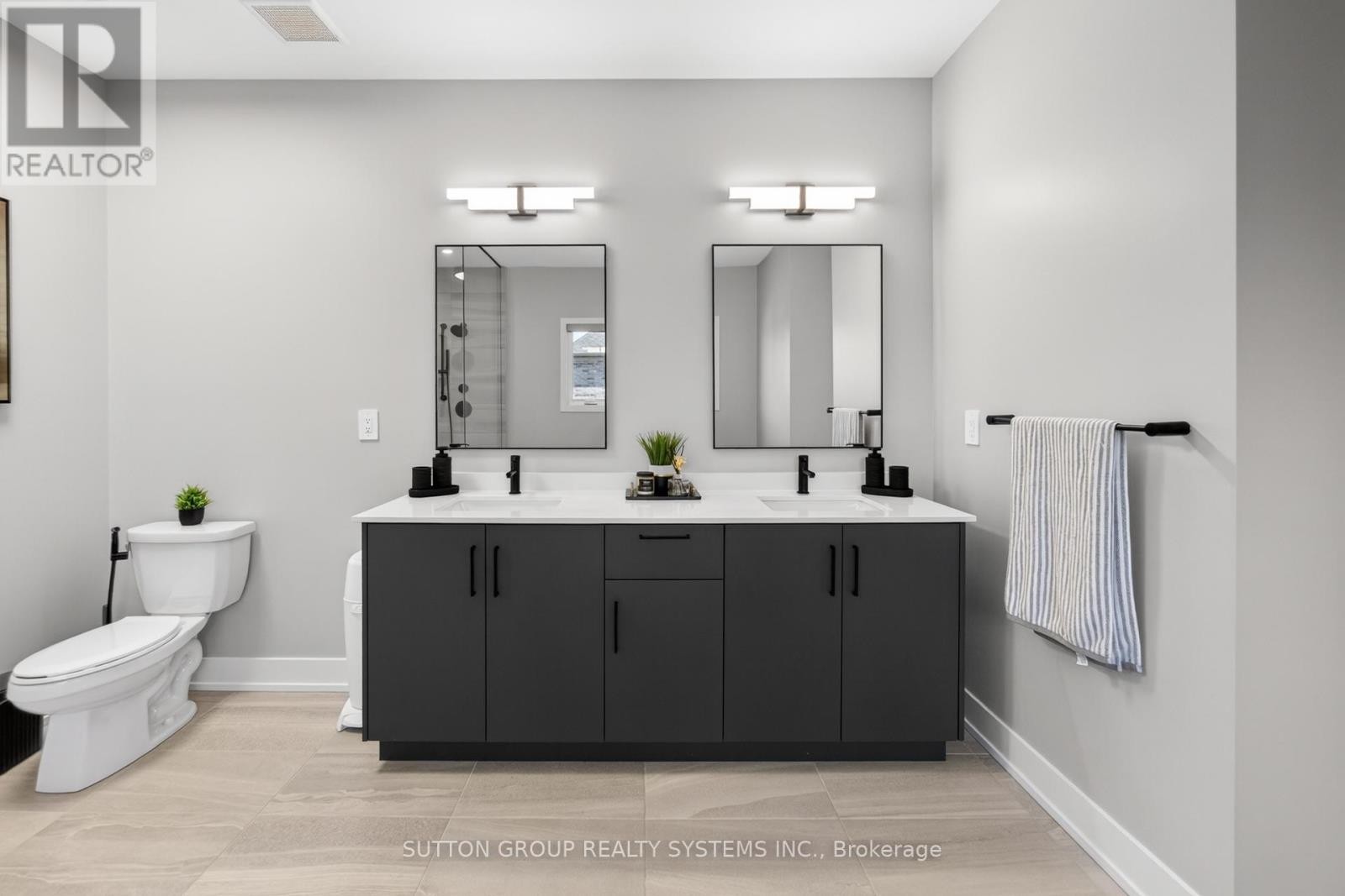 












1530 BUTTERCUP COURT

,
Milton (Walker),




Ontario
L9E2G3

