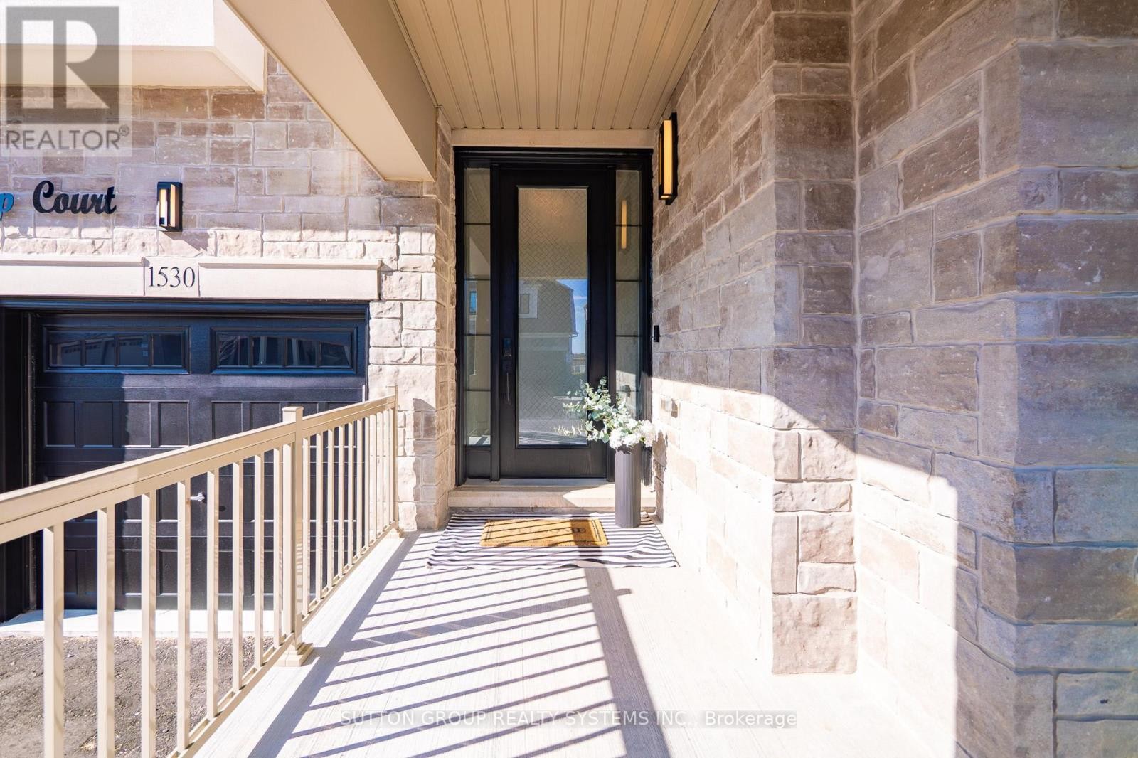 












1530 BUTTERCUP COURT

,
Milton (Walker),




Ontario
L9E2G3

