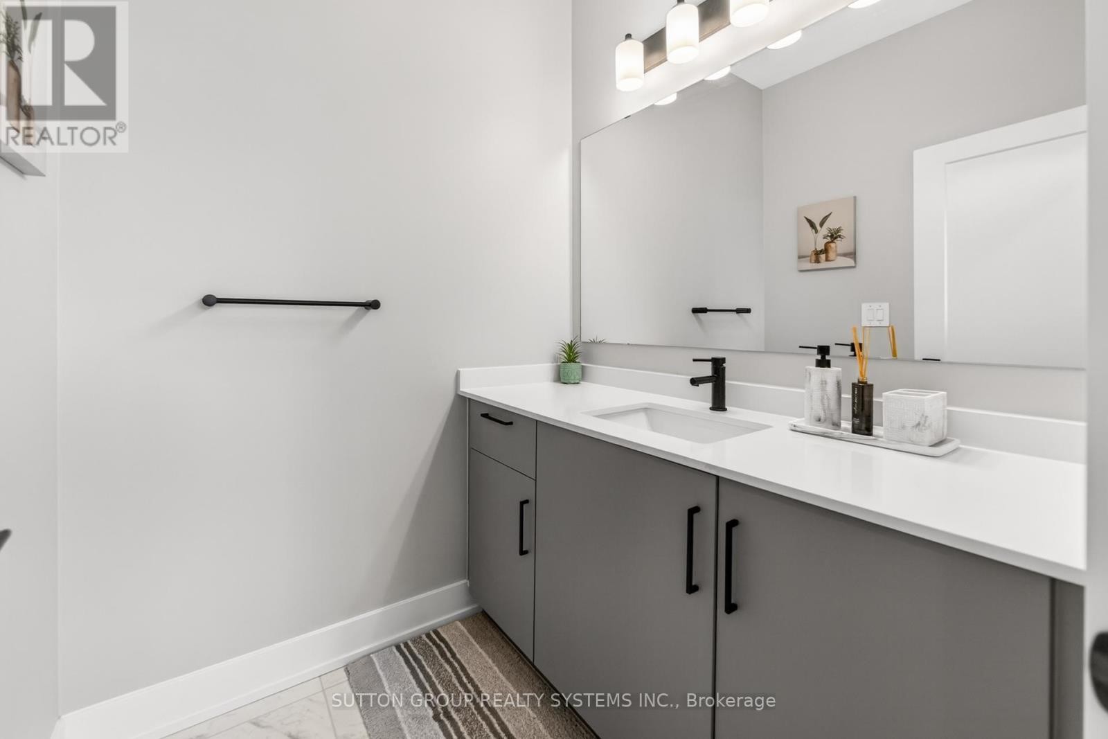 












1530 BUTTERCUP COURT

,
Milton (Walker),




Ontario
L9E2G3

