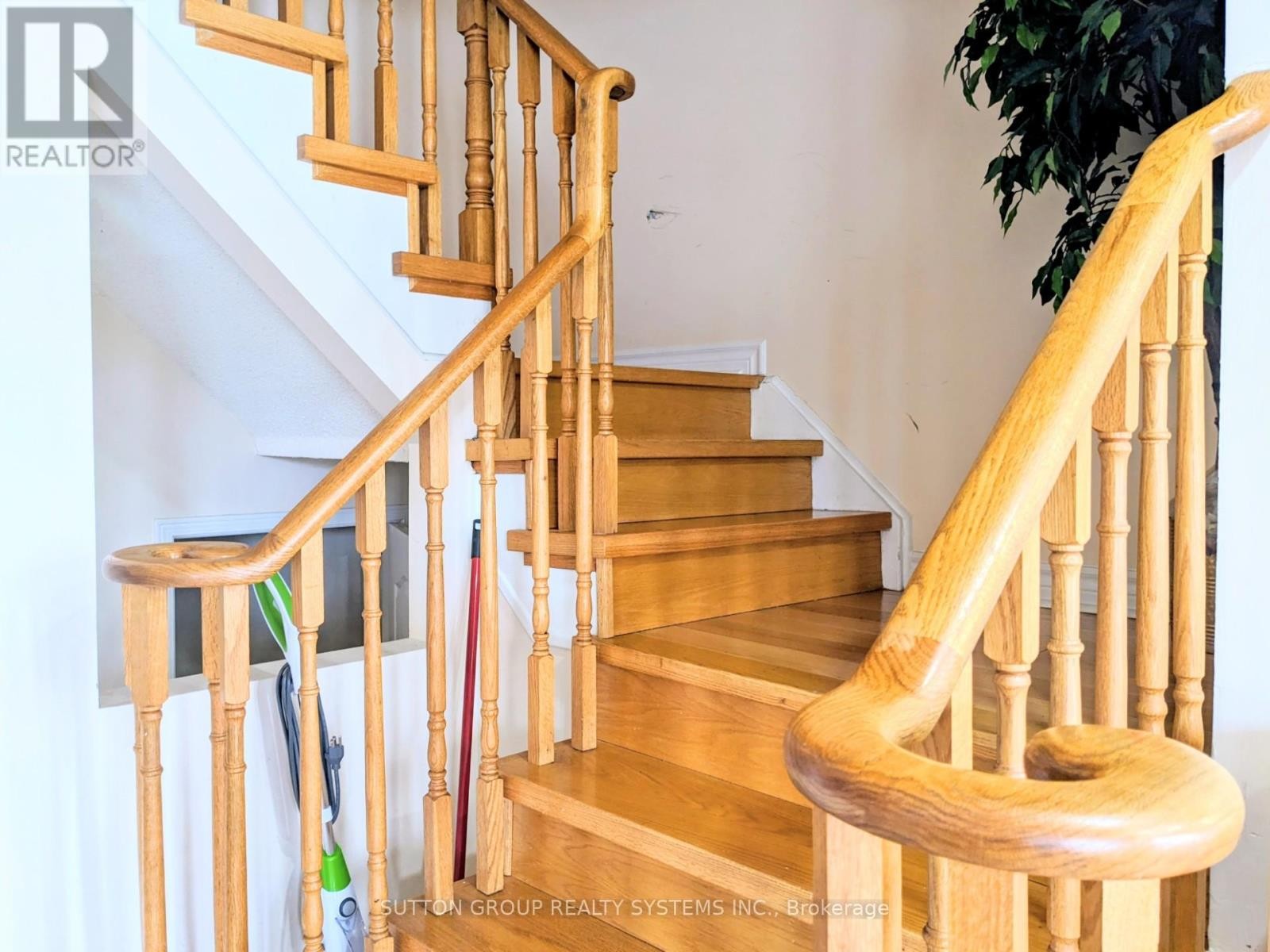 












5979 TENTH LINE W

,
Mississauga (Churchill Meadows),




Ontario
L5M6K7

