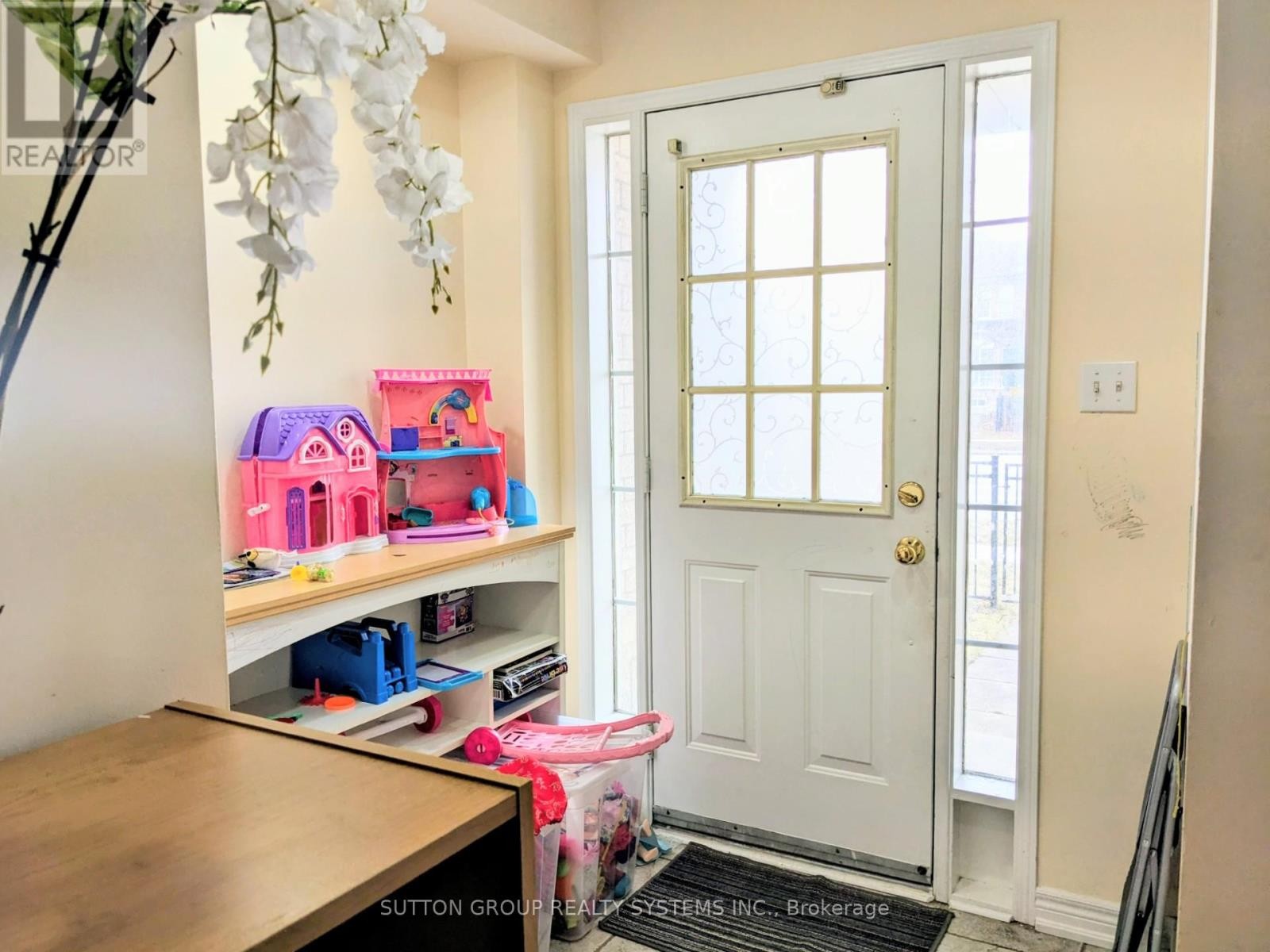 












5979 TENTH LINE W

,
Mississauga (Churchill Meadows),




Ontario
L5M6K7

