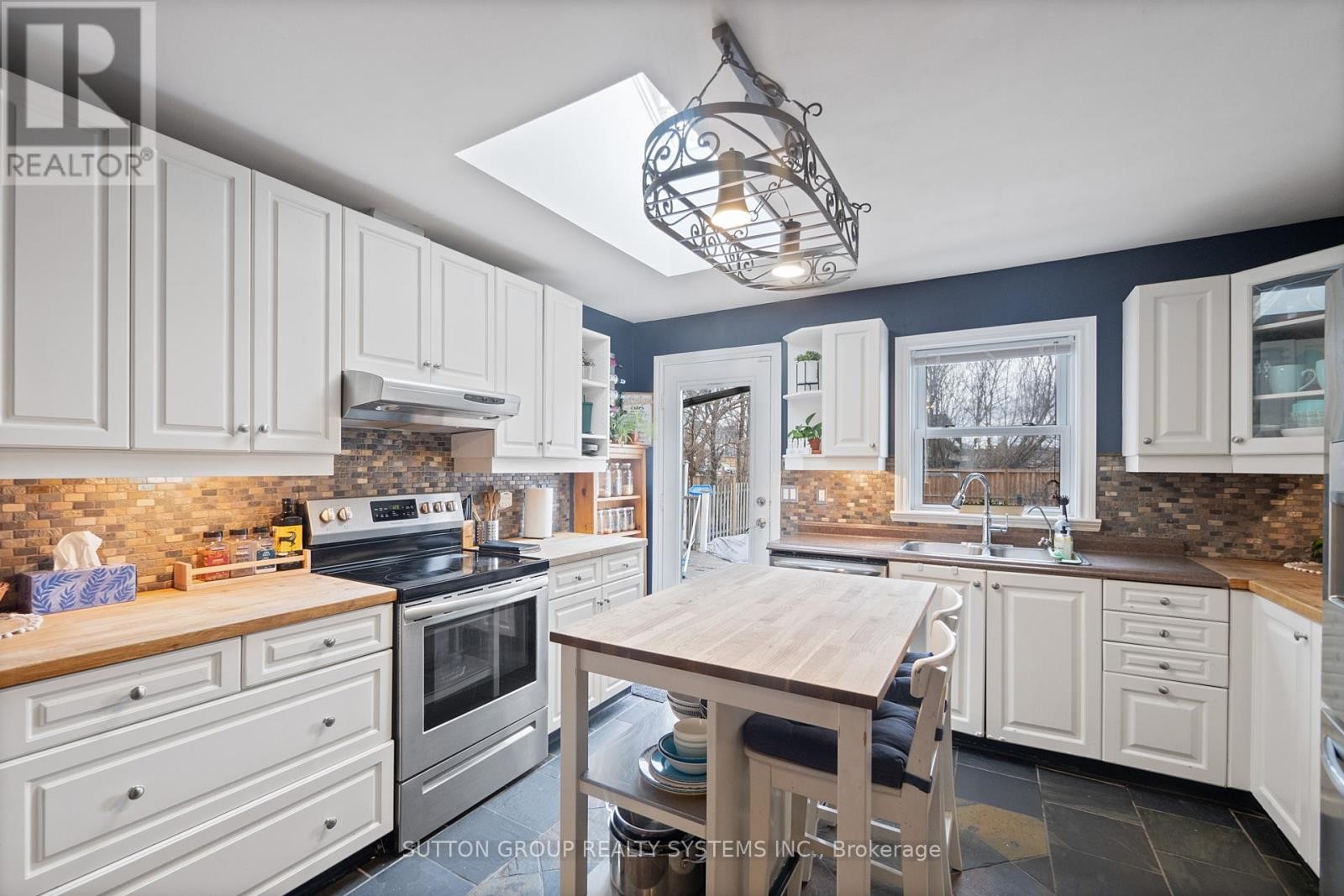 












2399 GLENWOOD SCHOOL DRIVE

,
Burlington (Freeman),




Ontario
L7R3R9

