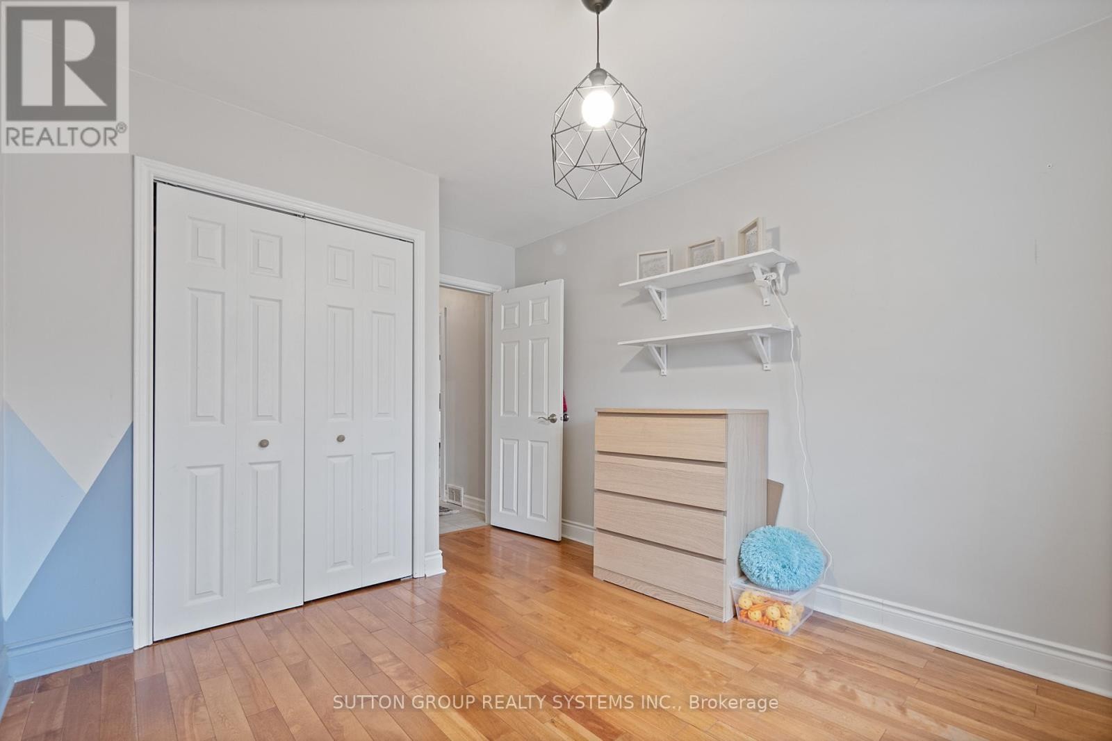 












2399 GLENWOOD SCHOOL DRIVE

,
Burlington (Freeman),




Ontario
L7R3R9

