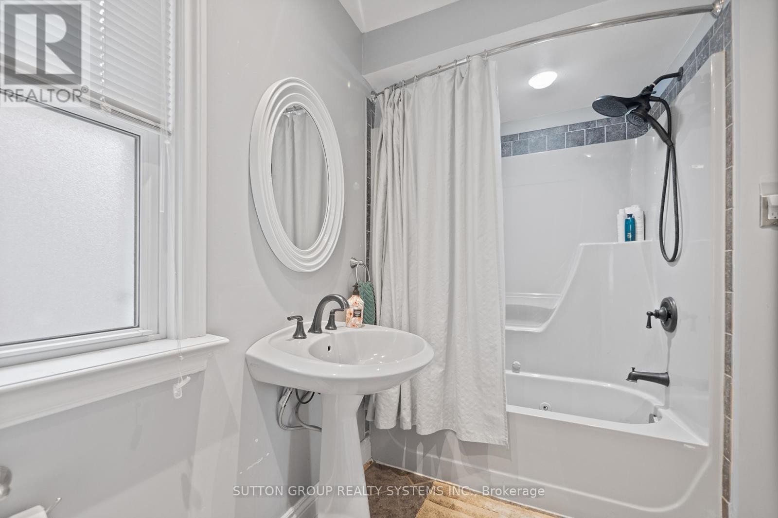 












2399 GLENWOOD SCHOOL DRIVE

,
Burlington (Freeman),




Ontario
L7R3R9

