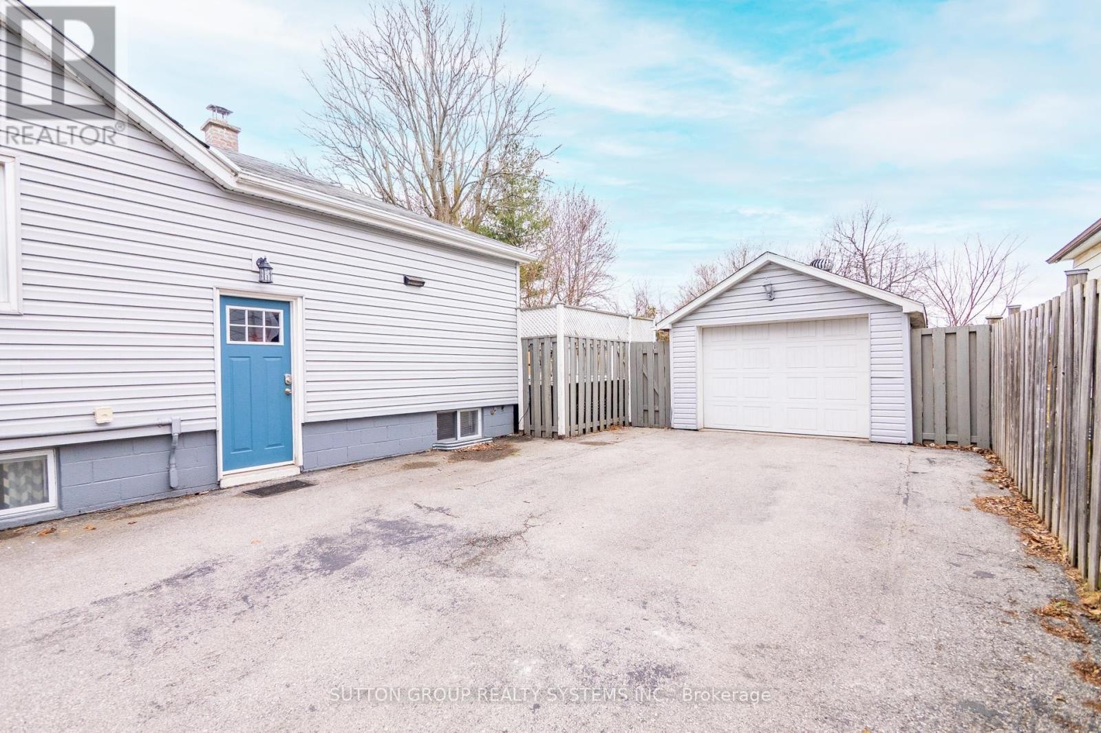 












2399 GLENWOOD SCHOOL DRIVE

,
Burlington (Freeman),




Ontario
L7R3R9

