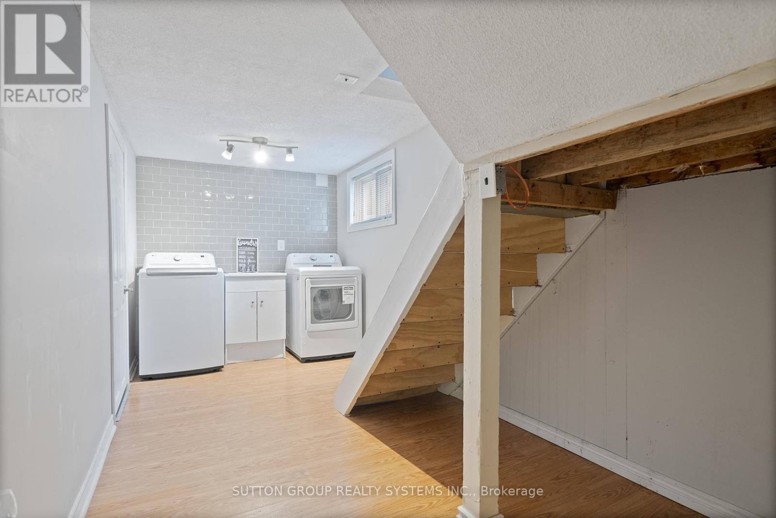 












2399 GLENWOOD SCHOOL DRIVE

,
Burlington (Freeman),




Ontario
L7R3R9

