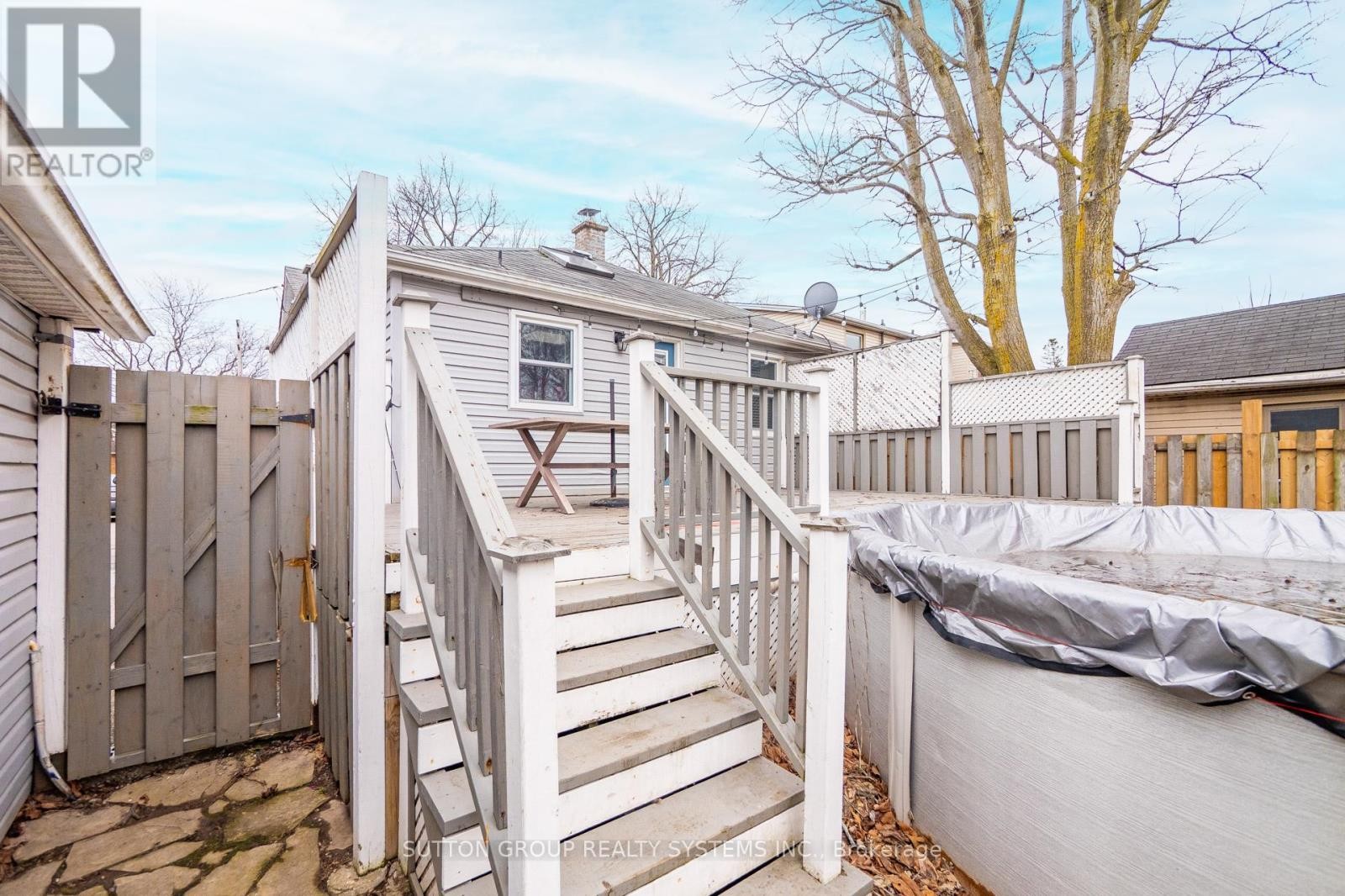 












2399 GLENWOOD SCHOOL DRIVE

,
Burlington (Freeman),




Ontario
L7R3R9

