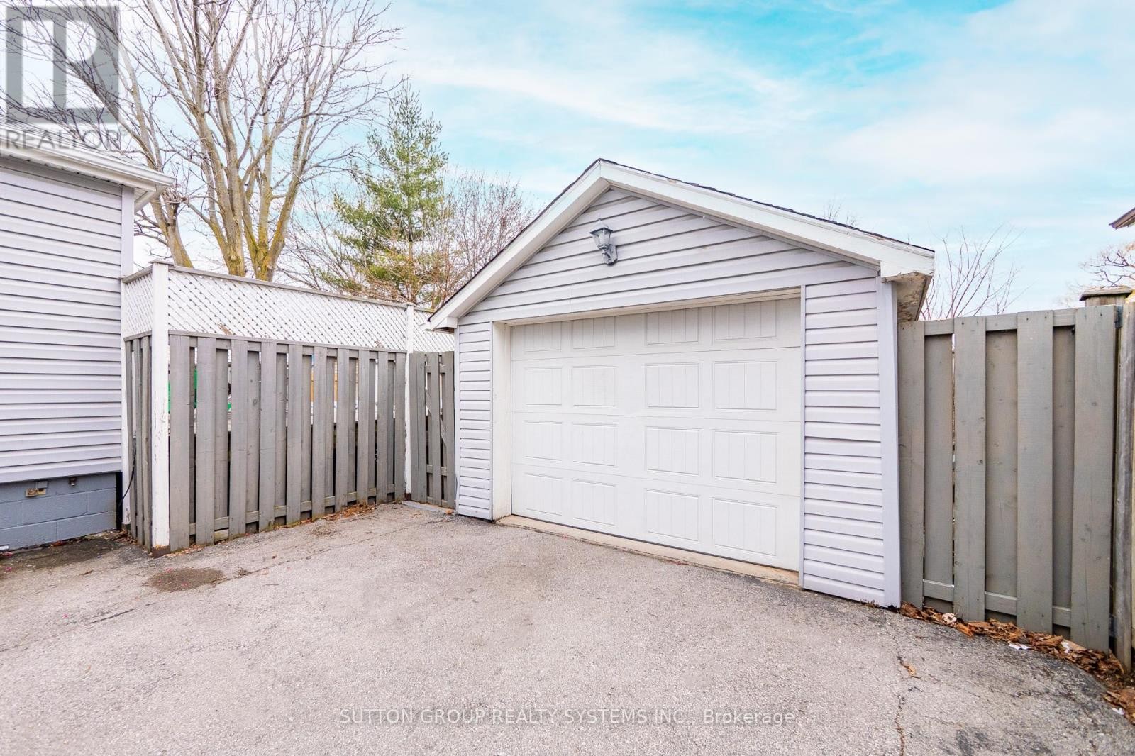 












2399 GLENWOOD SCHOOL DRIVE

,
Burlington (Freeman),




Ontario
L7R3R9

