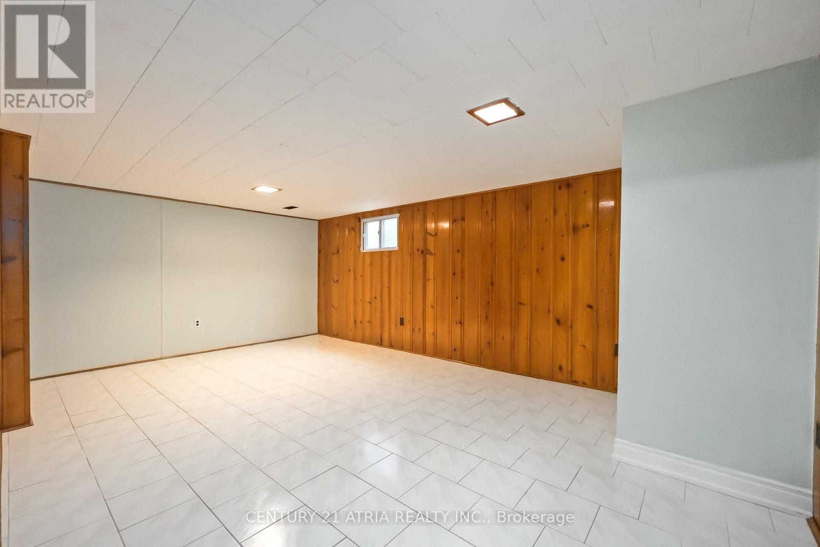 












60 COUNCIL CRESCENT

,
Toronto (York University Heights),




Ontario
M3J1J6

