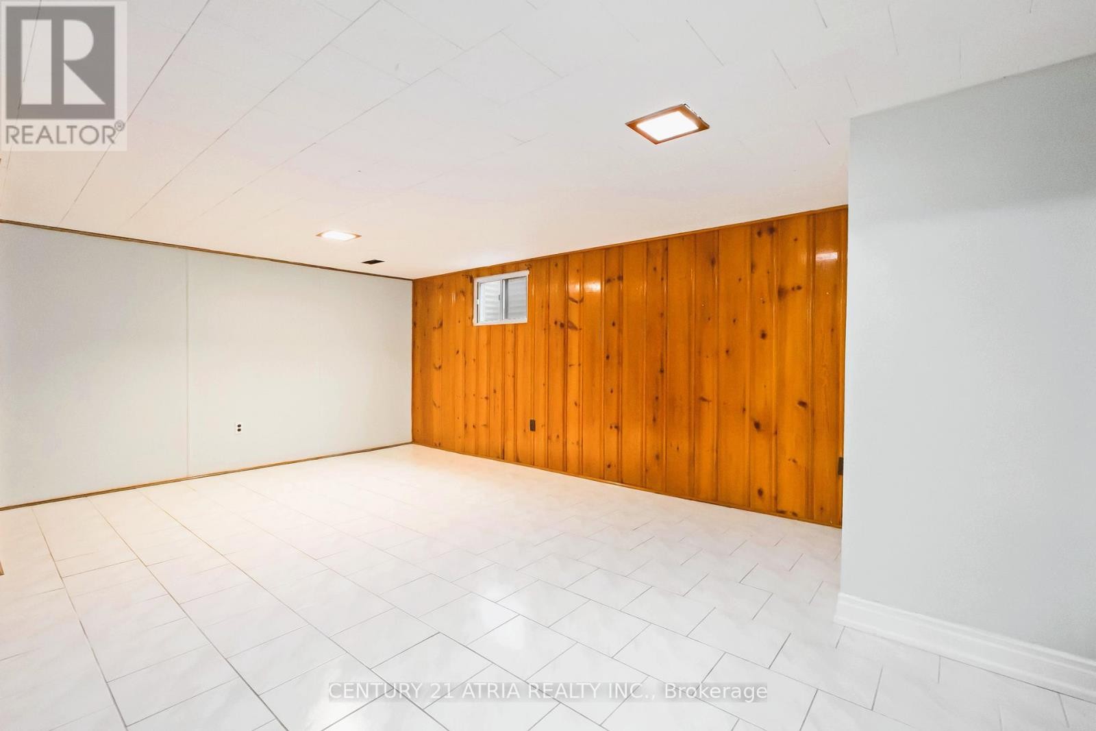 












60 COUNCIL CRESCENT

,
Toronto (York University Heights),




Ontario
M3J1J6

