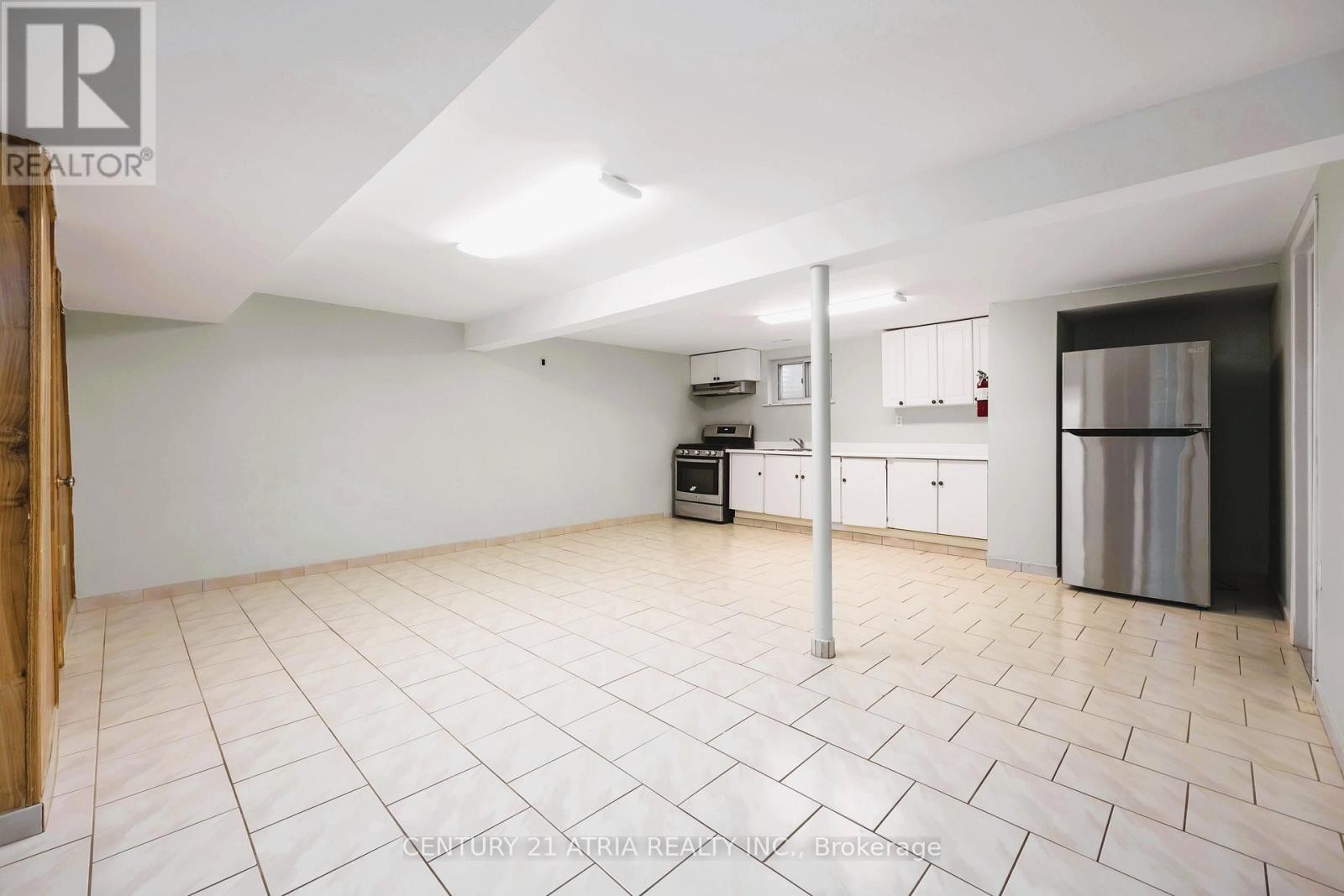 












60 COUNCIL CRESCENT

,
Toronto (York University Heights),




Ontario
M3J1J6

