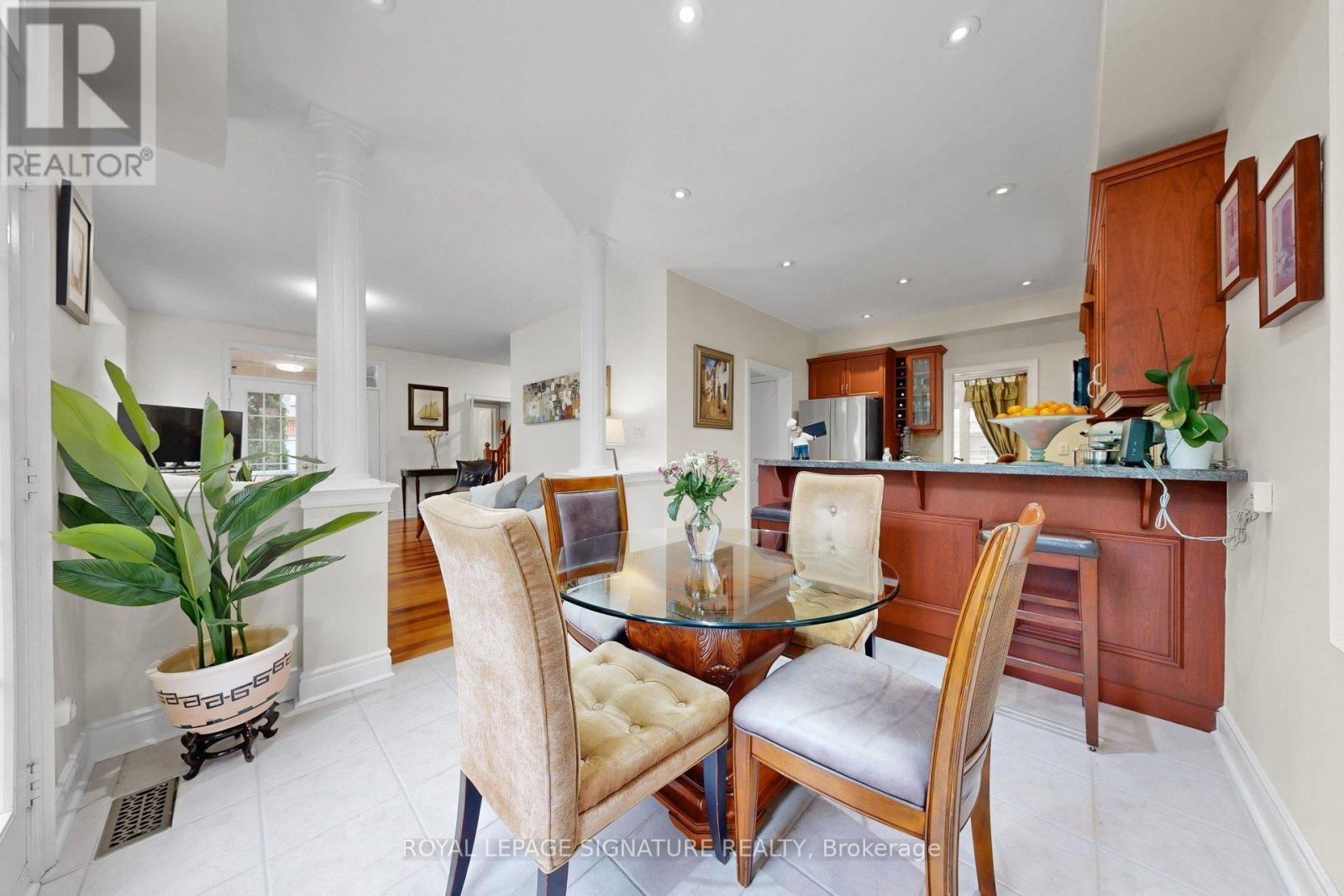 












1590 HALLSTONE ROAD

,
Brampton (Bram West),




Ontario
L6Y5K8

