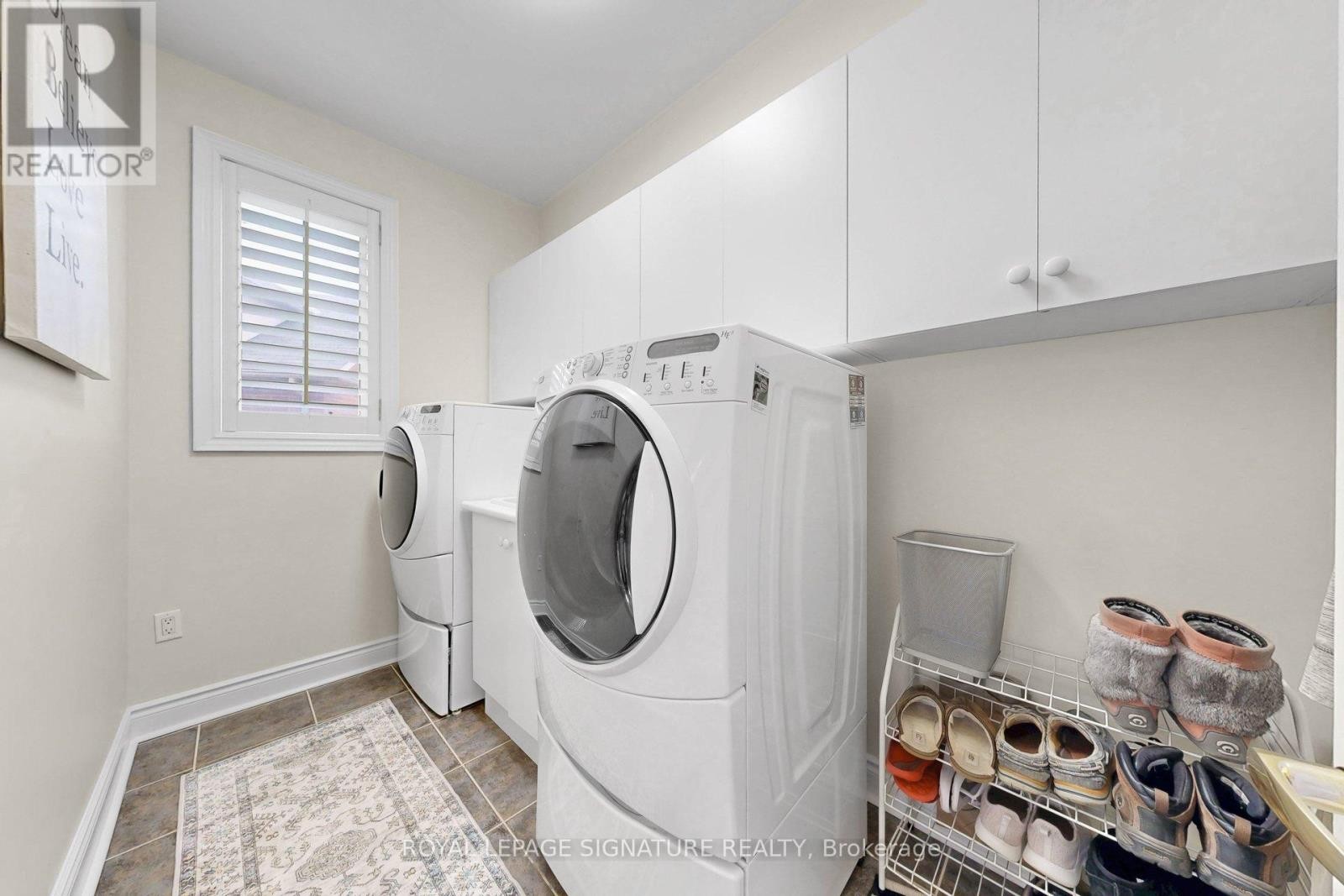 












1590 HALLSTONE ROAD

,
Brampton (Bram West),




Ontario
L6Y5K8

