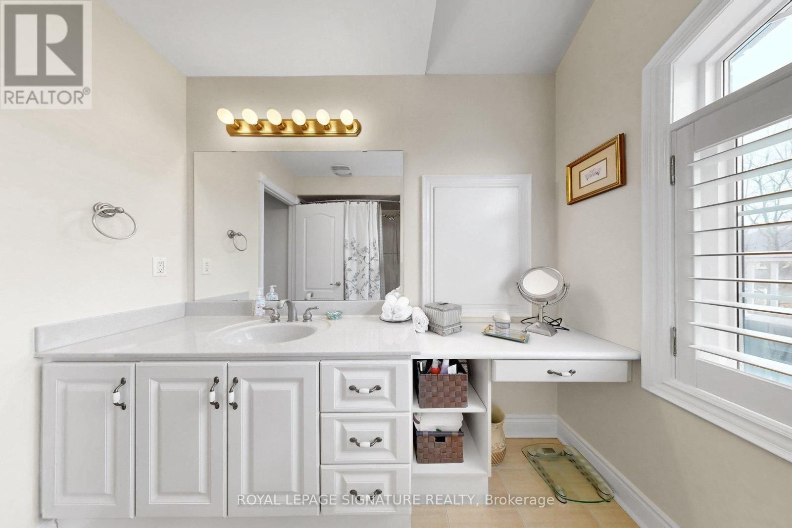 












1590 HALLSTONE ROAD

,
Brampton (Bram West),




Ontario
L6Y5K8

