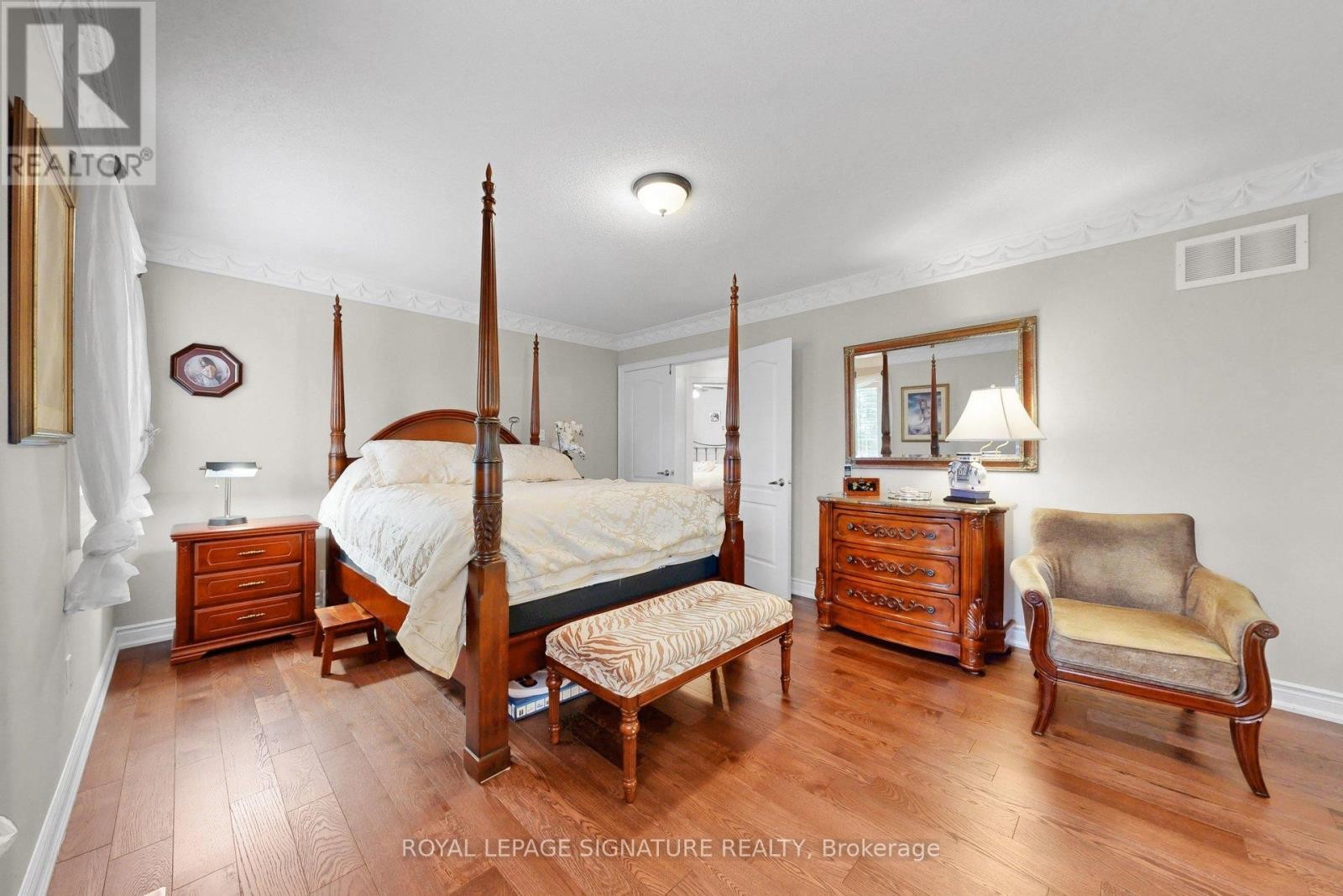 












1590 HALLSTONE ROAD

,
Brampton (Bram West),




Ontario
L6Y5K8

