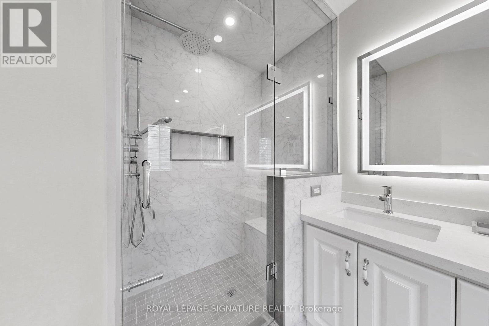 












1590 HALLSTONE ROAD

,
Brampton (Bram West),




Ontario
L6Y5K8

