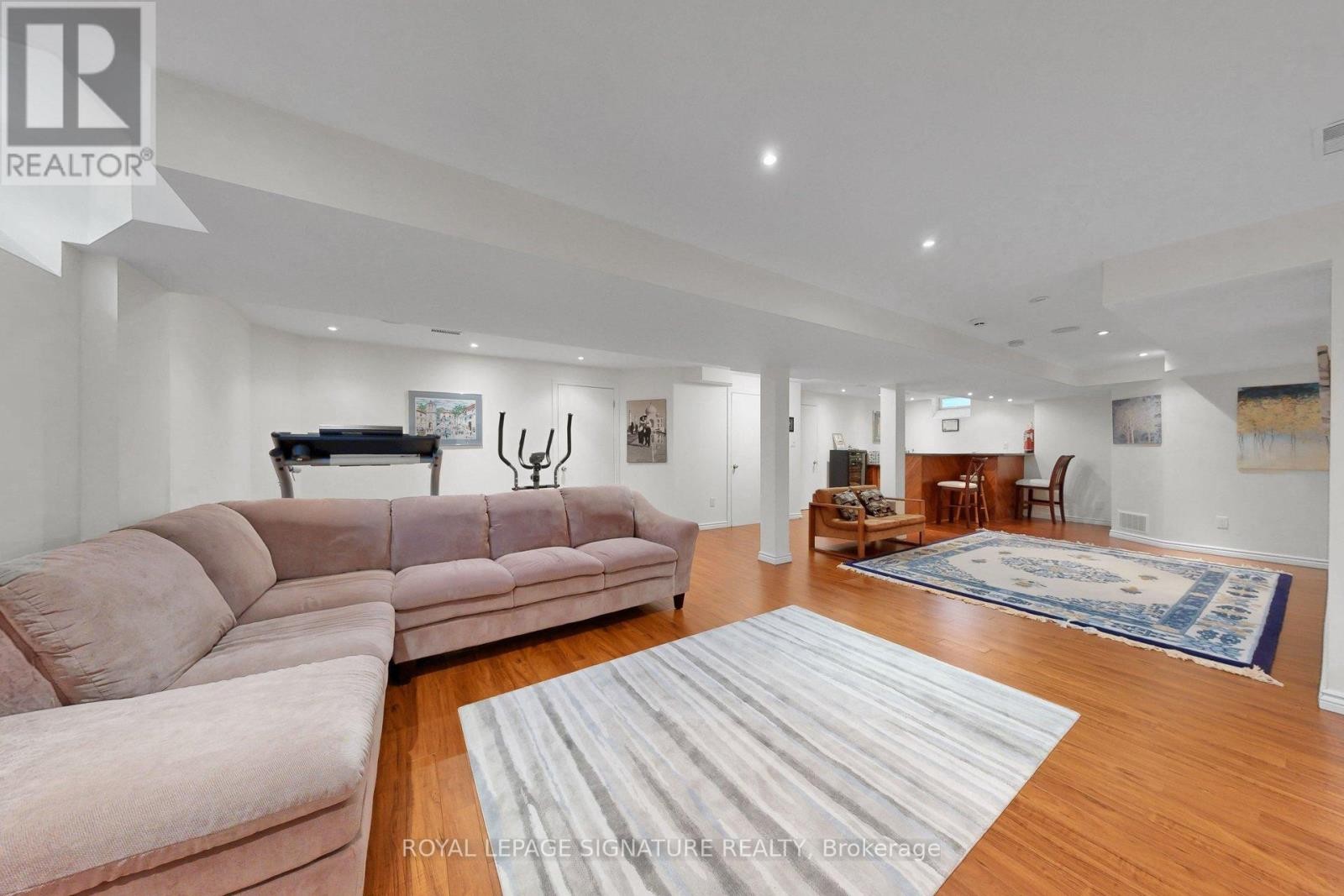 












1590 HALLSTONE ROAD

,
Brampton (Bram West),




Ontario
L6Y5K8

