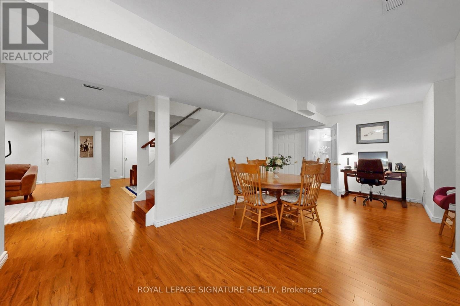 












1590 HALLSTONE ROAD

,
Brampton (Bram West),




Ontario
L6Y5K8

