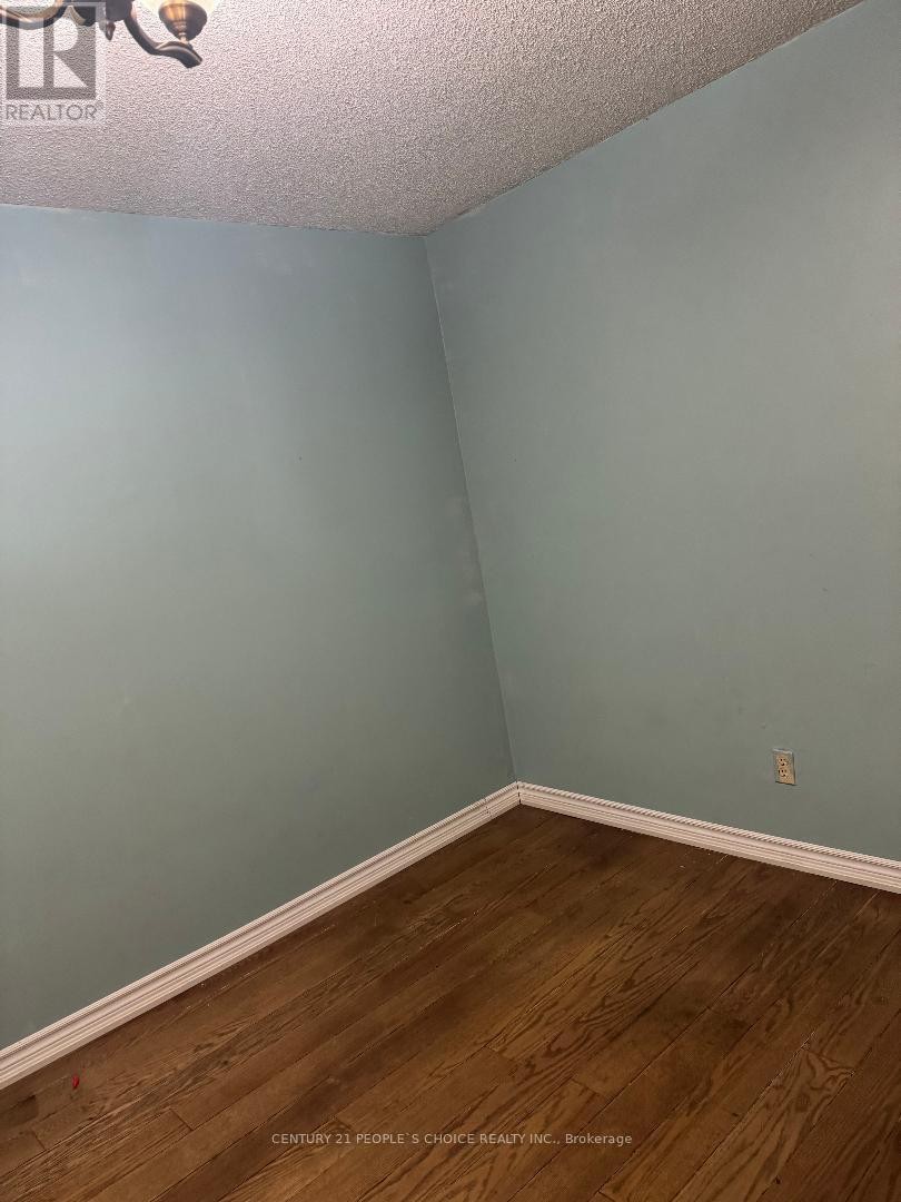 












52 JUDITH CRESCENT

,
Brampton (Northgate),




Ontario
L6S3J4

