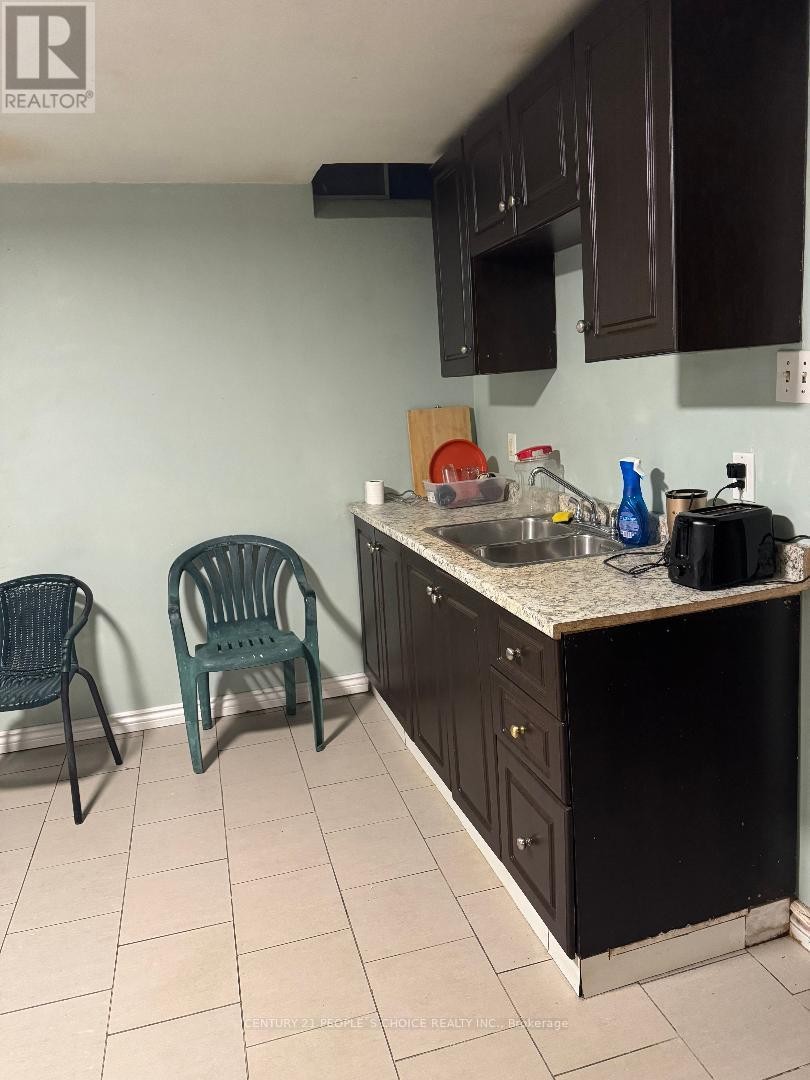 












52 JUDITH CRESCENT

,
Brampton (Northgate),




Ontario
L6S3J4

