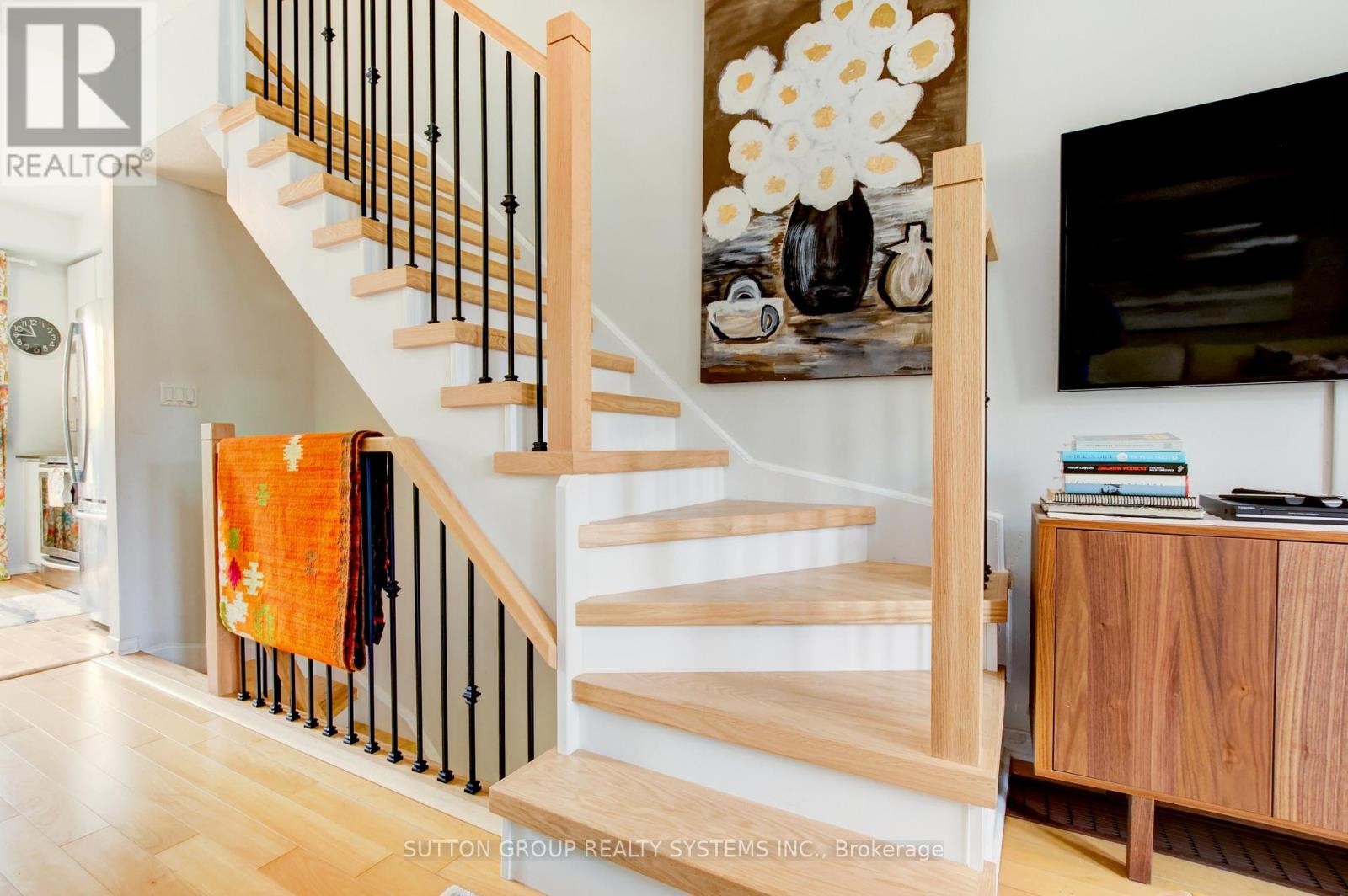 












85 - 119B THE QUEENSWAY

,
Toronto (High Park-Swansea),




Ontario
M6S5B7

