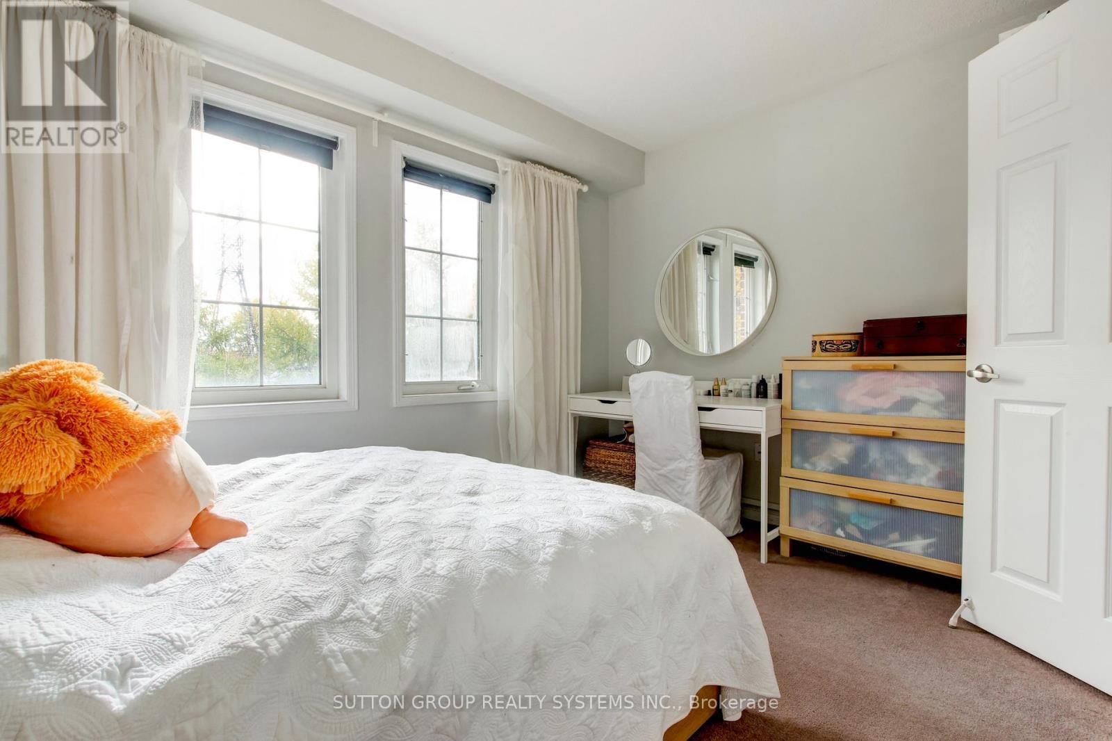 












85 - 119B THE QUEENSWAY

,
Toronto (High Park-Swansea),




Ontario
M6S5B7

