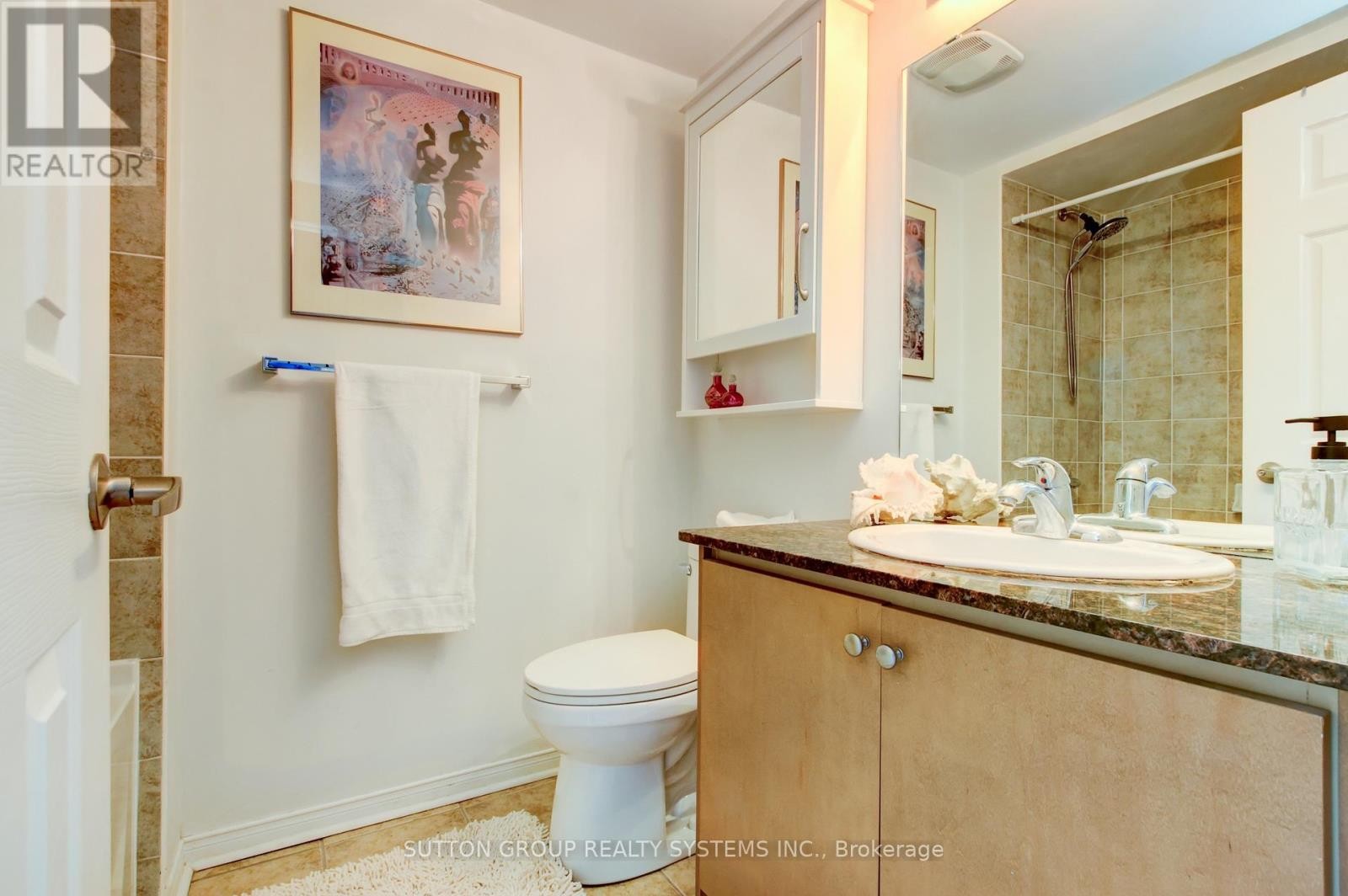 












85 - 119B THE QUEENSWAY

,
Toronto (High Park-Swansea),




Ontario
M6S5B7

