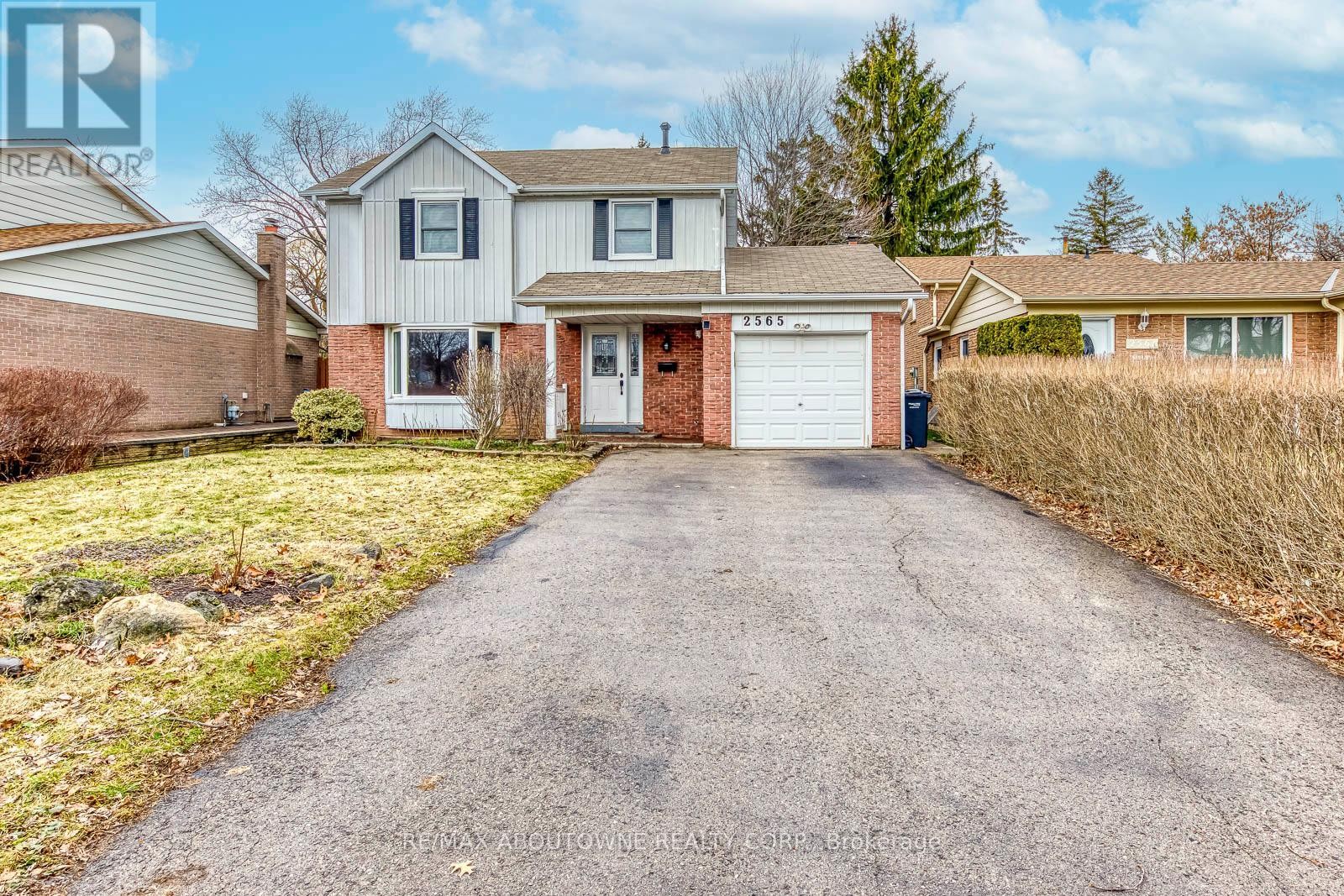 












2565 WINDJAMMER ROAD

,
Mississauga (Erin Mills),




Ontario
L5L1H7

