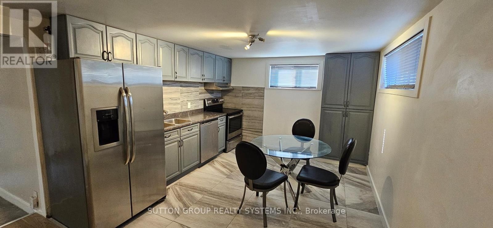 












LOWER LEVEL - 290 MORDEN ROAD

,
Oakville (WO West),




Ontario
L6K2S5

