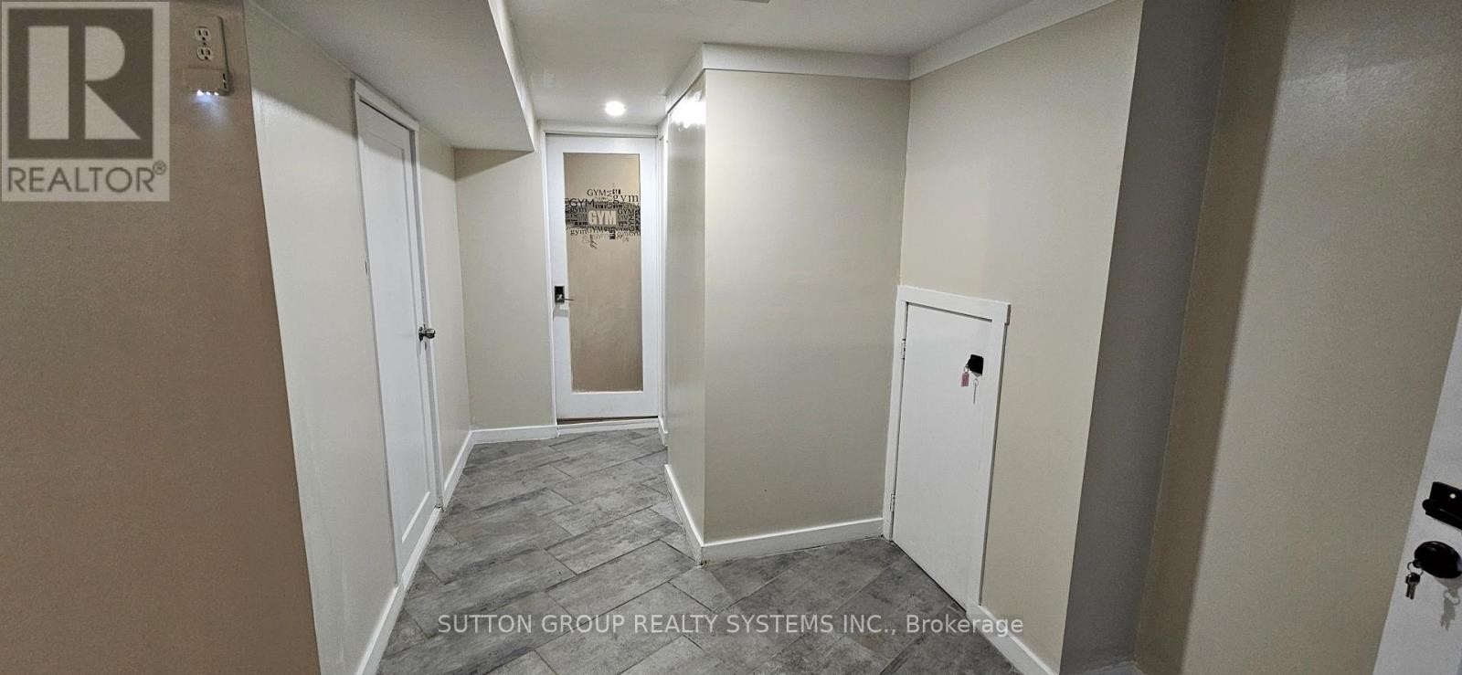 












LOWER LEVEL - 290 MORDEN ROAD

,
Oakville (WO West),




Ontario
L6K2S5

