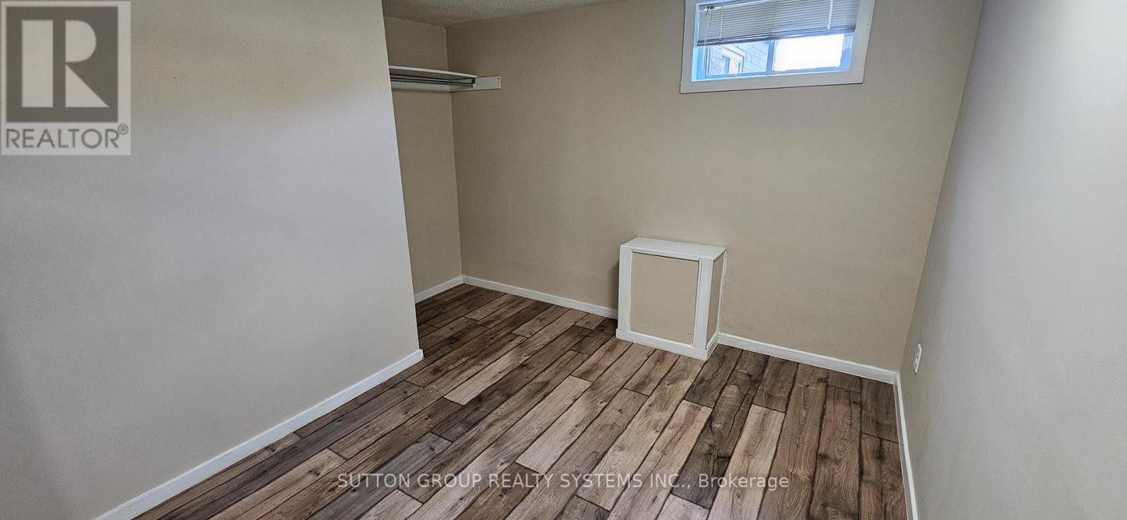 












LOWER LEVEL - 290 MORDEN ROAD

,
Oakville (WO West),




Ontario
L6K2S5

