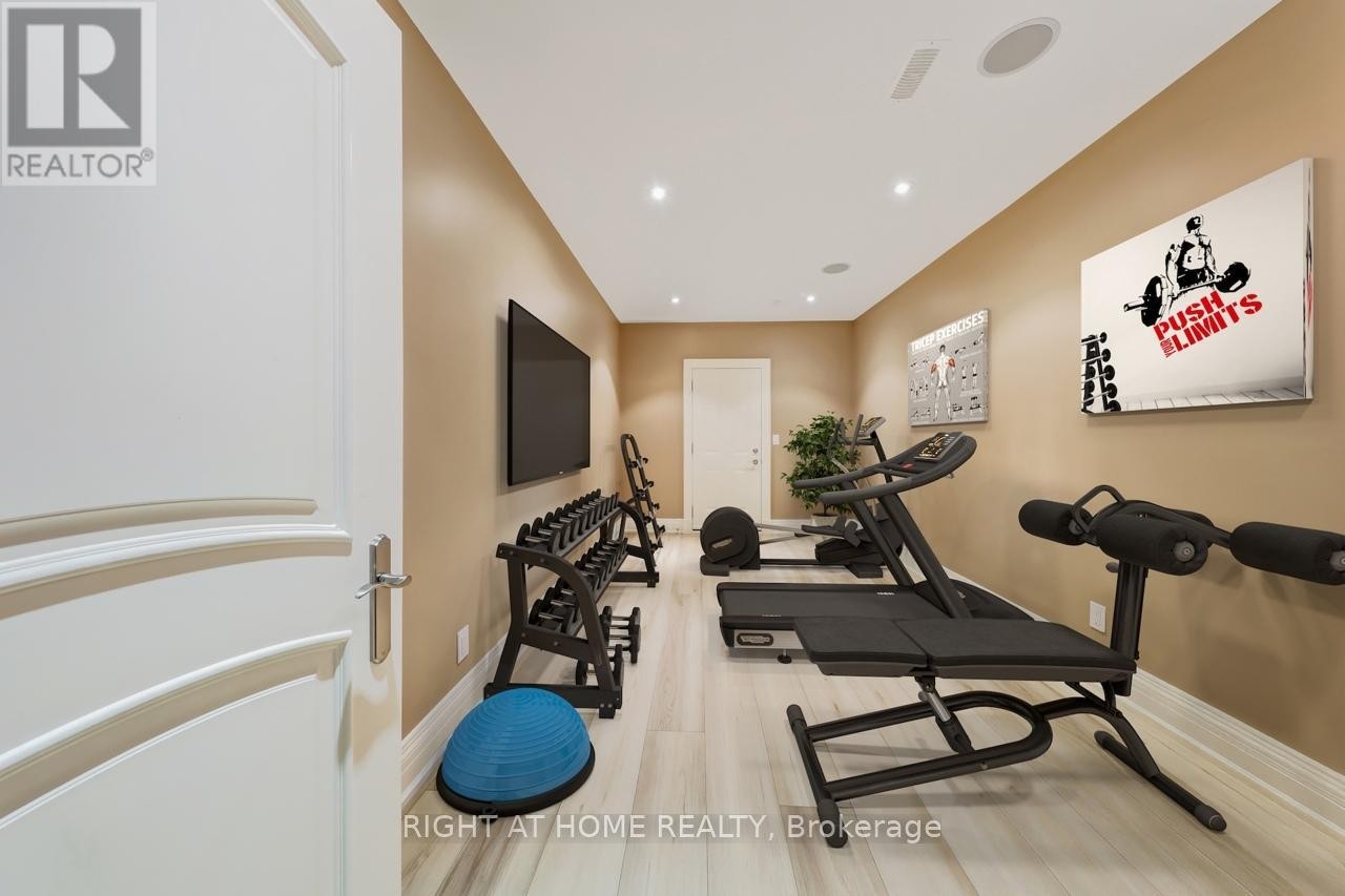 












3 WESTROSE AVENUE

,
Toronto (Kingsway South),




Ontario
M8X1Z9

