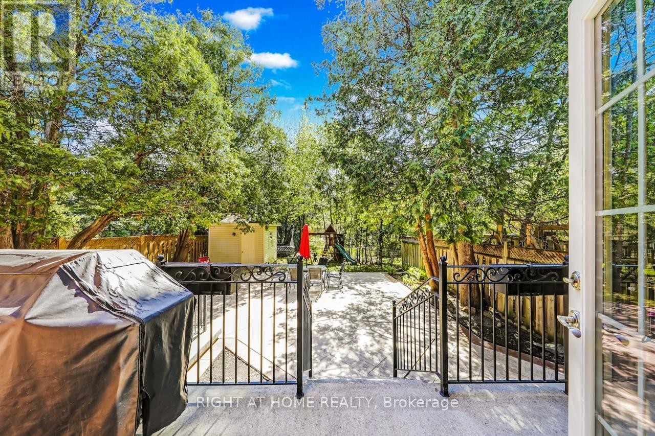 












3 WESTROSE AVENUE

,
Toronto (Kingsway South),




Ontario
M8X1Z9

