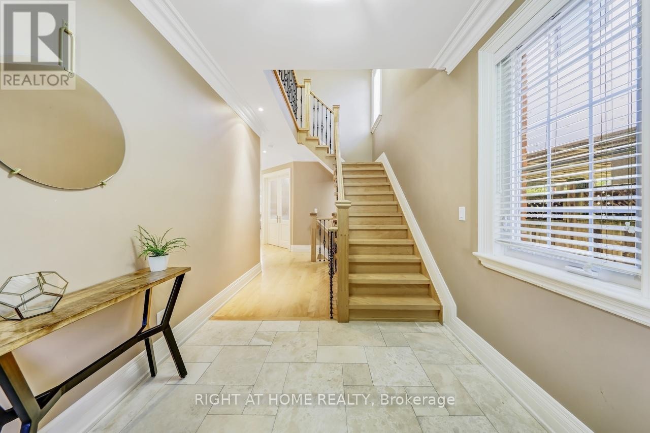 












3 WESTROSE AVENUE

,
Toronto (Kingsway South),




Ontario
M8X1Z9

