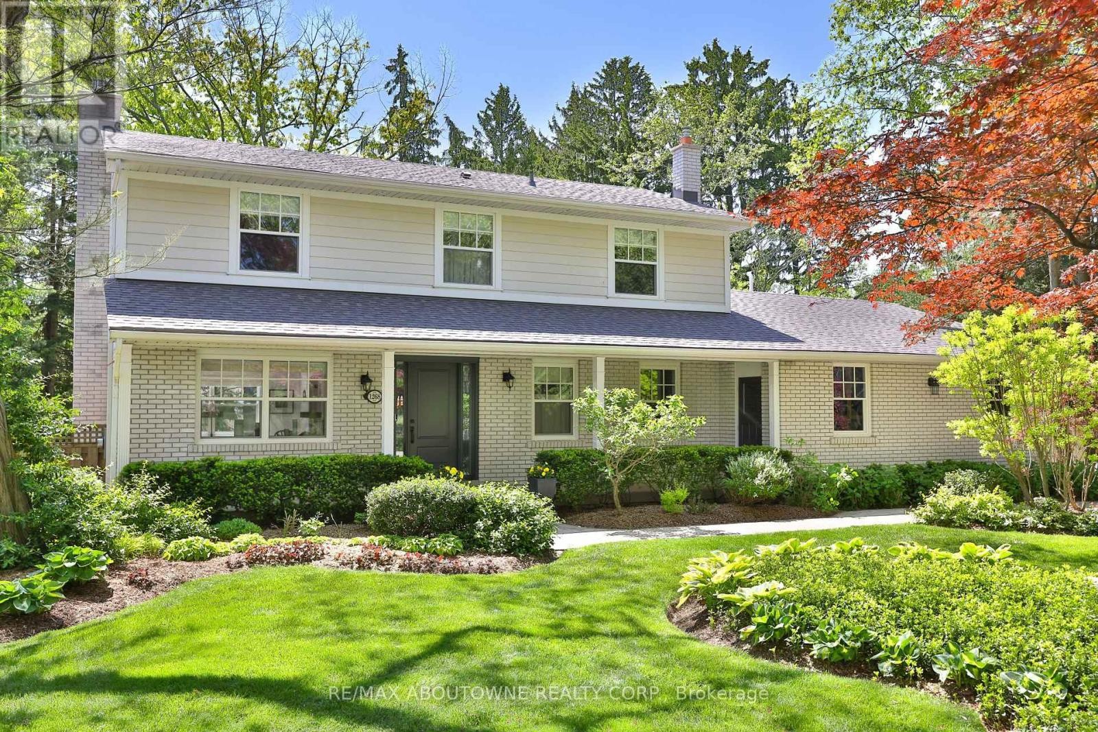 












1268 HILLHURST ROAD

,
Oakville (MO Morrison),




Ontario
L6J1X4

