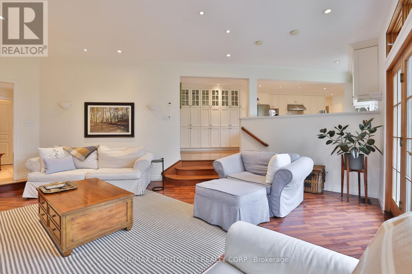 












1268 HILLHURST ROAD

,
Oakville (MO Morrison),




Ontario
L6J1X4

