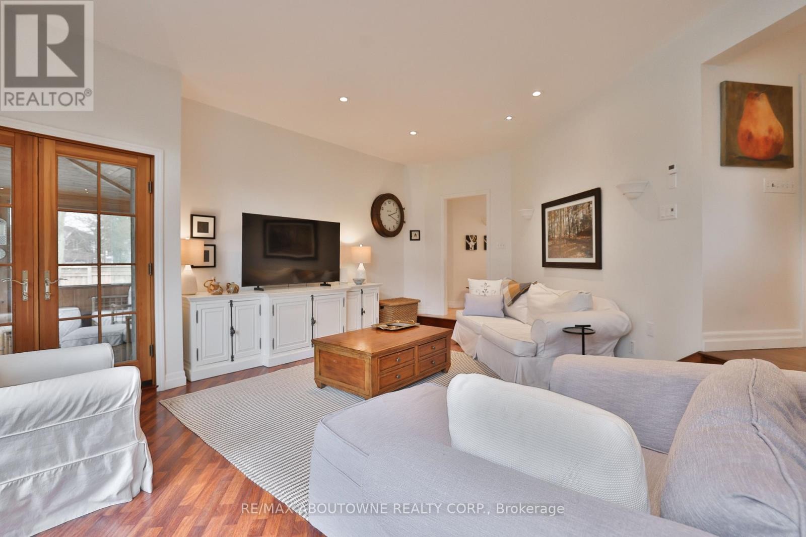 












1268 HILLHURST ROAD

,
Oakville (MO Morrison),




Ontario
L6J1X4

