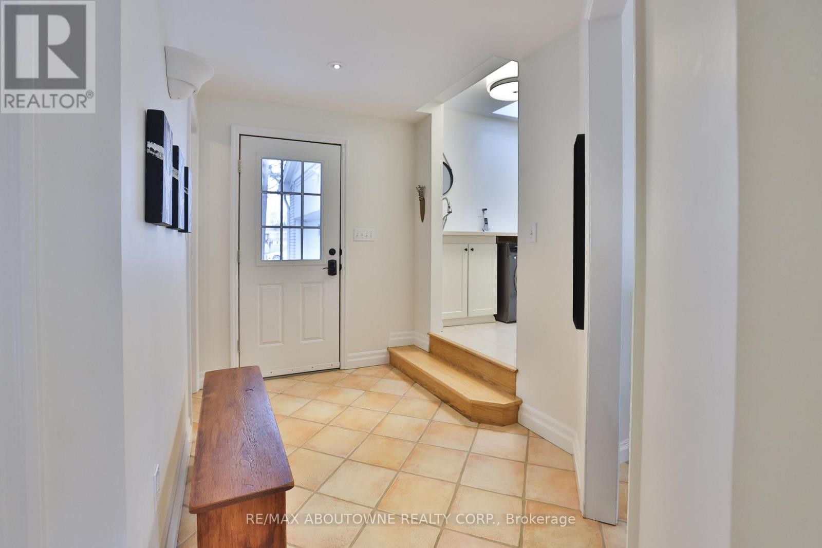 












1268 HILLHURST ROAD

,
Oakville (MO Morrison),




Ontario
L6J1X4

