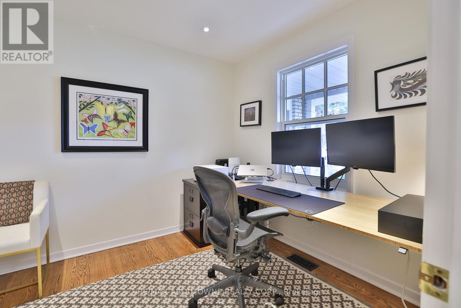 












1268 HILLHURST ROAD

,
Oakville (MO Morrison),




Ontario
L6J1X4

