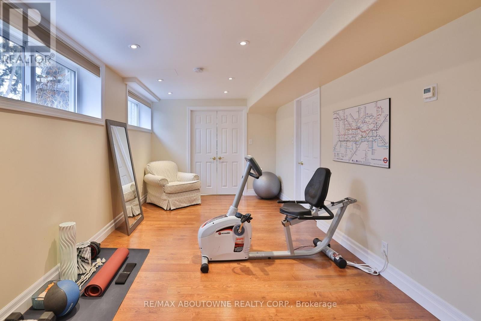 












1268 HILLHURST ROAD

,
Oakville (MO Morrison),




Ontario
L6J1X4

