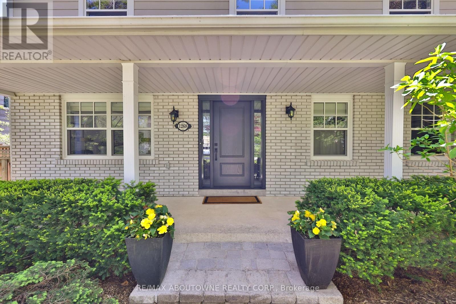 












1268 HILLHURST ROAD

,
Oakville (MO Morrison),




Ontario
L6J1X4

