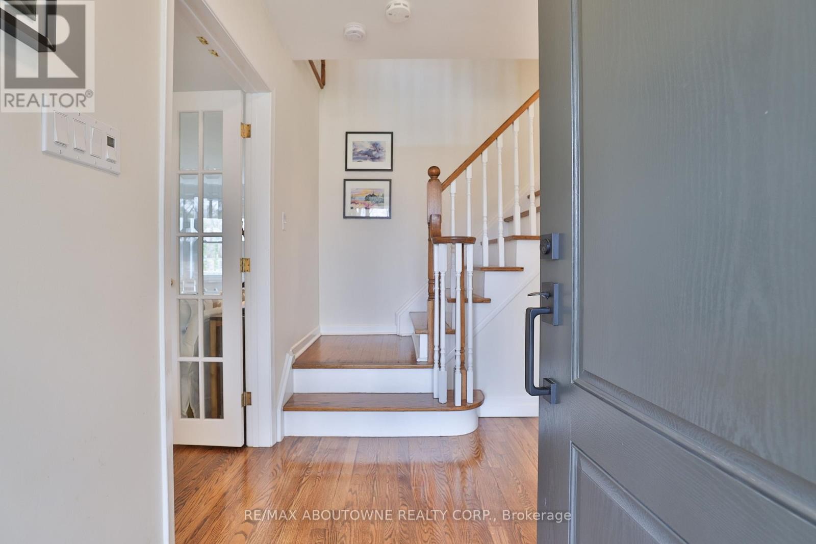 












1268 HILLHURST ROAD

,
Oakville (MO Morrison),




Ontario
L6J1X4

