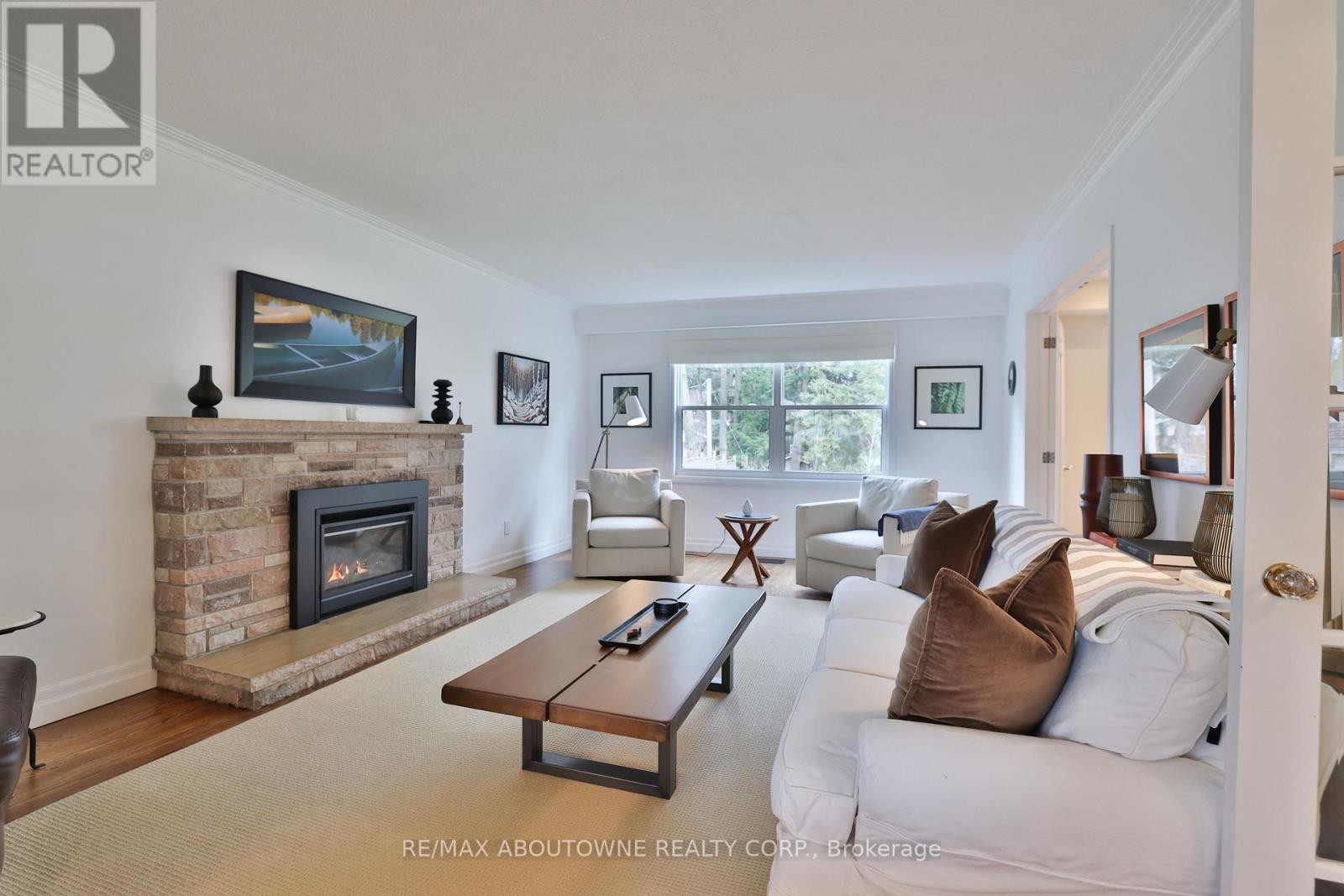 












1268 HILLHURST ROAD

,
Oakville (MO Morrison),




Ontario
L6J1X4

