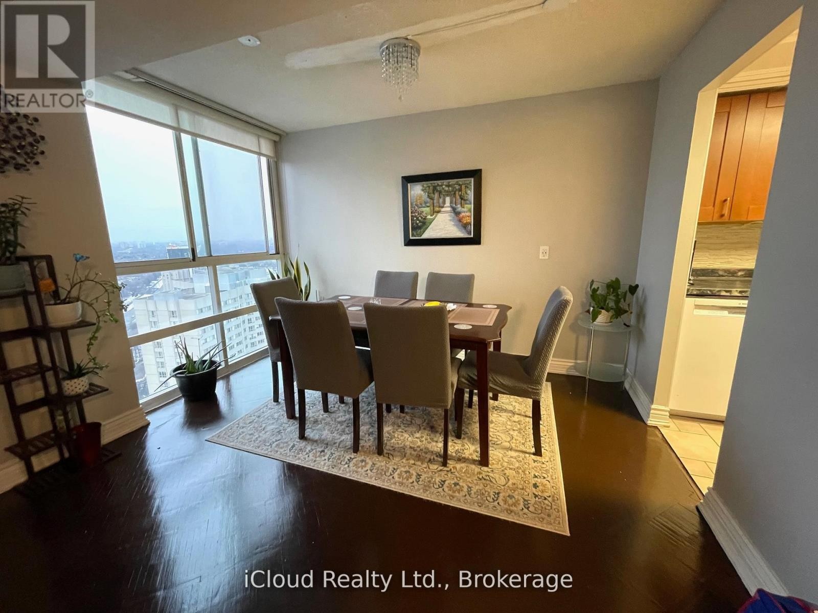 












3208 - 3650 KANEFF CRESCENT

,
Mississauga (Mississauga Valleys),




Ontario
L5A4A1

