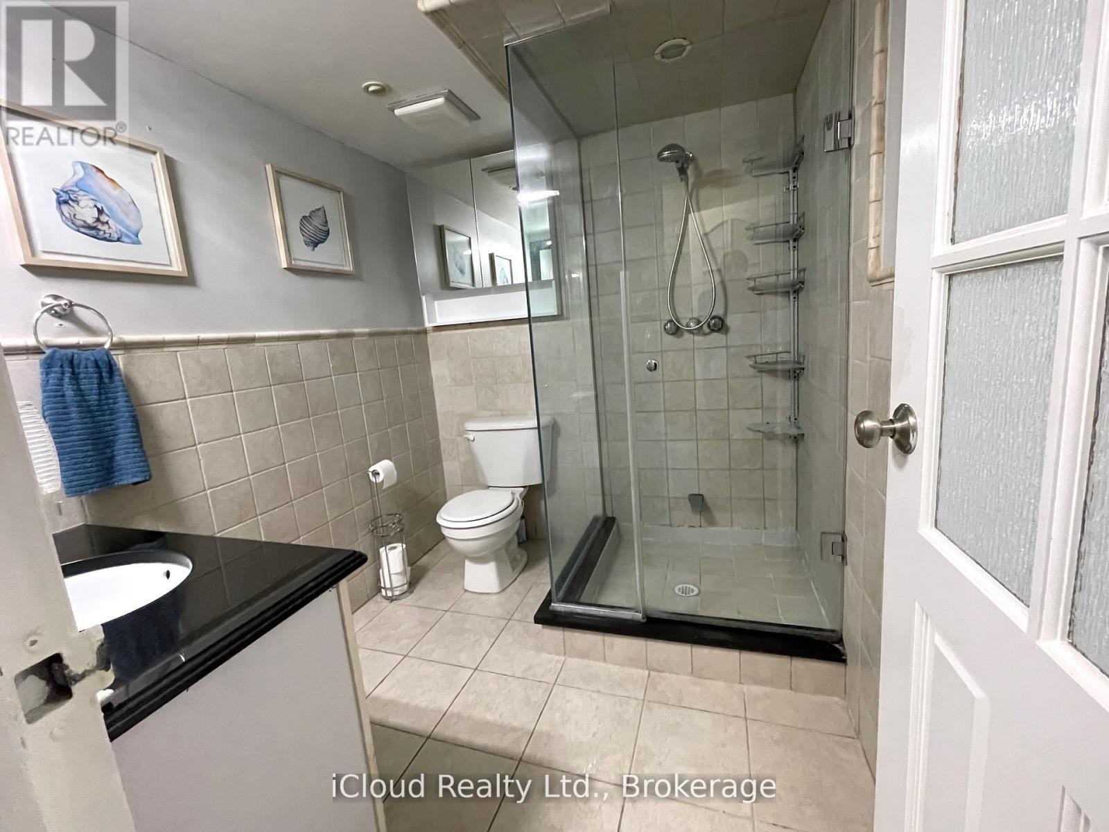 












3208 - 3650 KANEFF CRESCENT

,
Mississauga (Mississauga Valleys),




Ontario
L5A4A1

